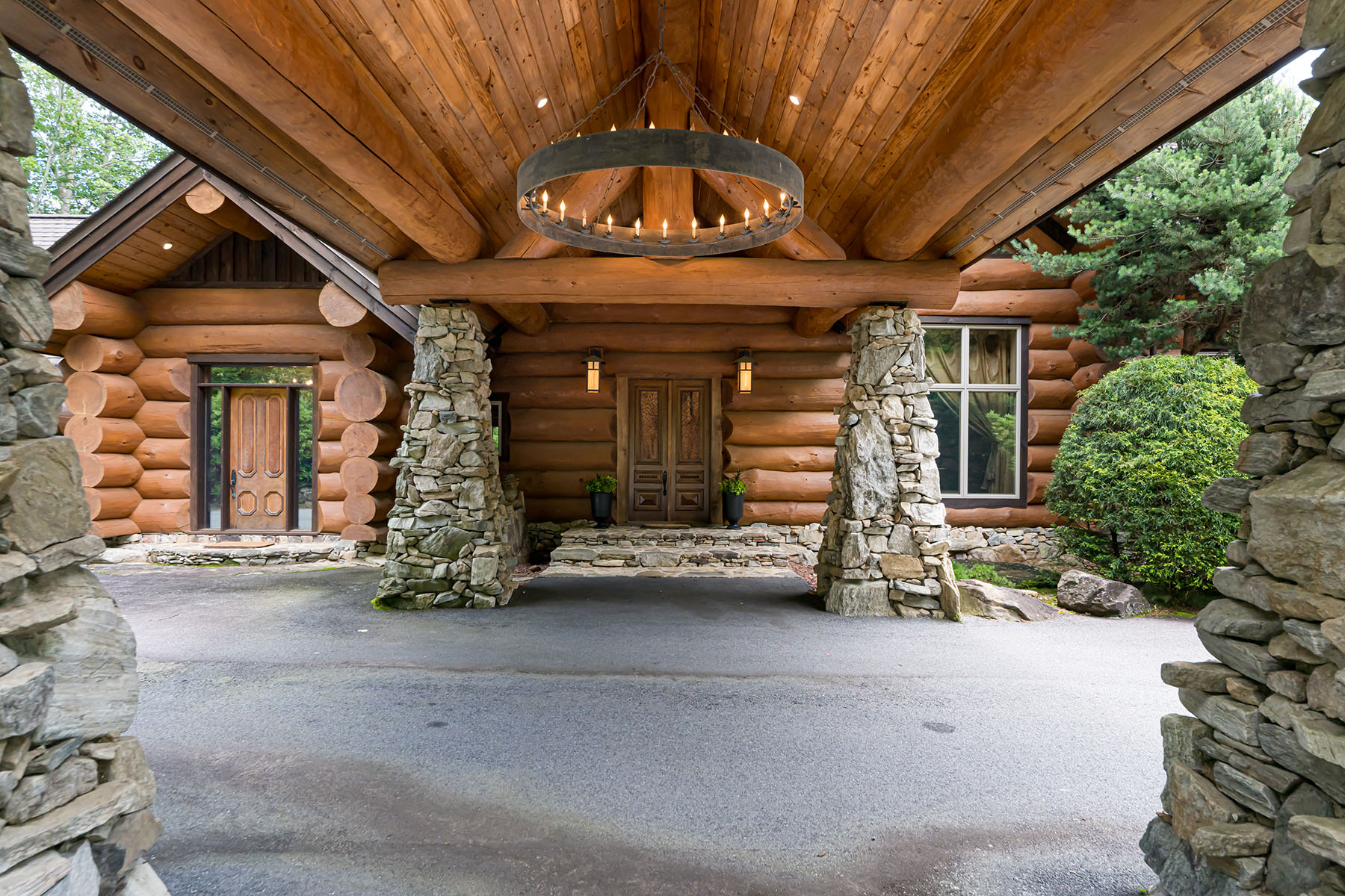 303 Flying Hawk Trail