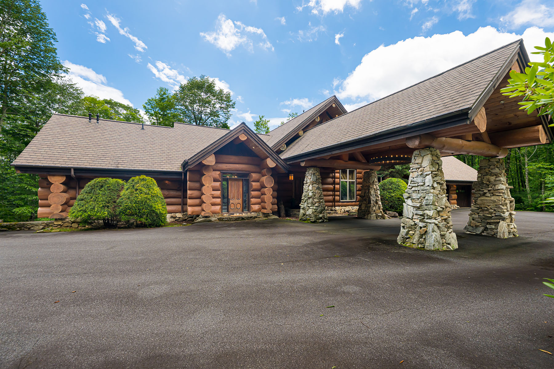 303 Flying Hawk Trail