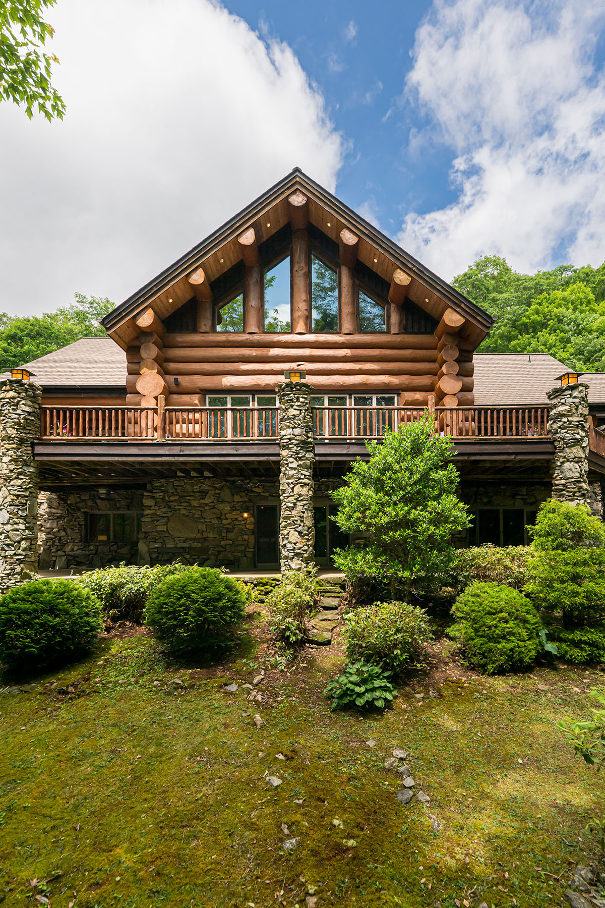 303 Flying Hawk Trail