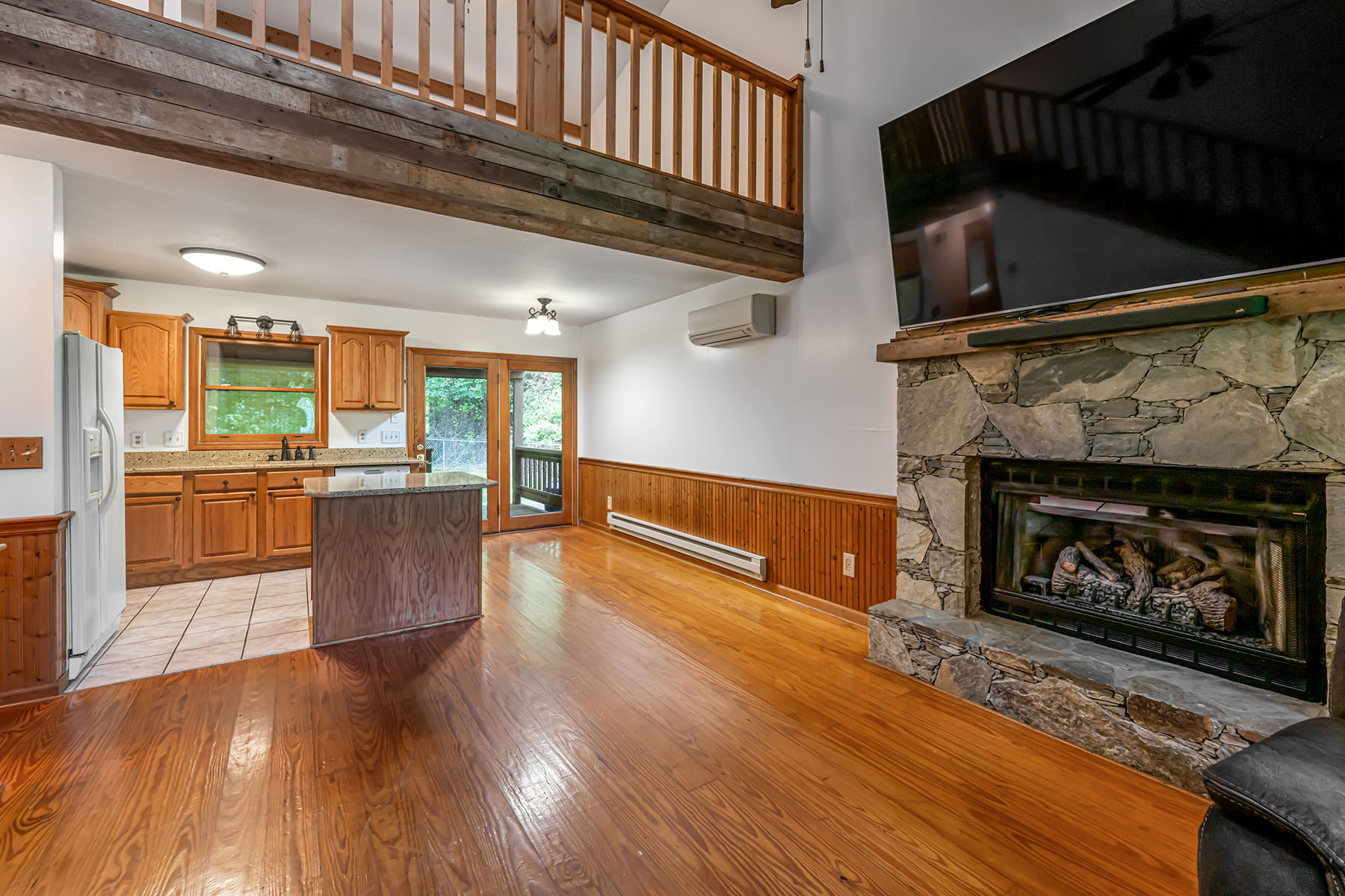 939 Mountain Lake Drive