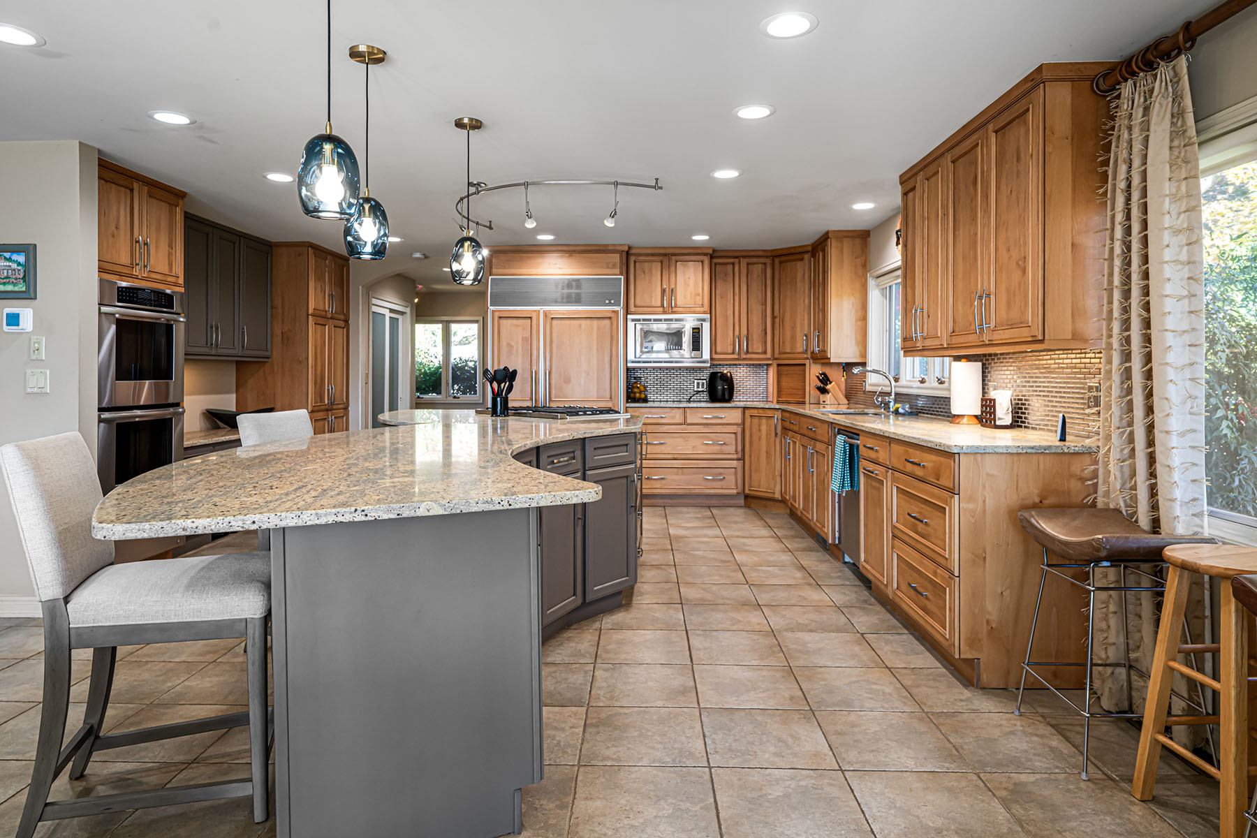 820 Laurel Ridge Drive