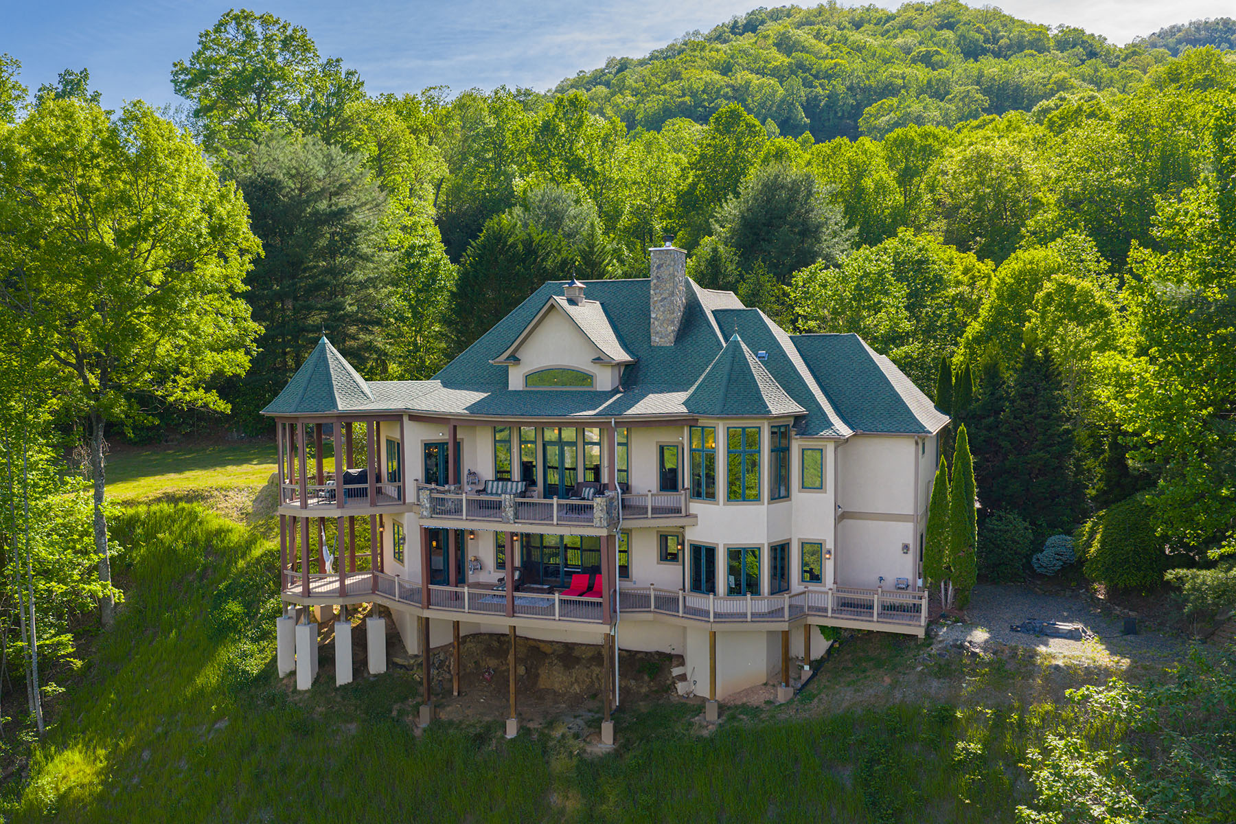 326 Summit Drive