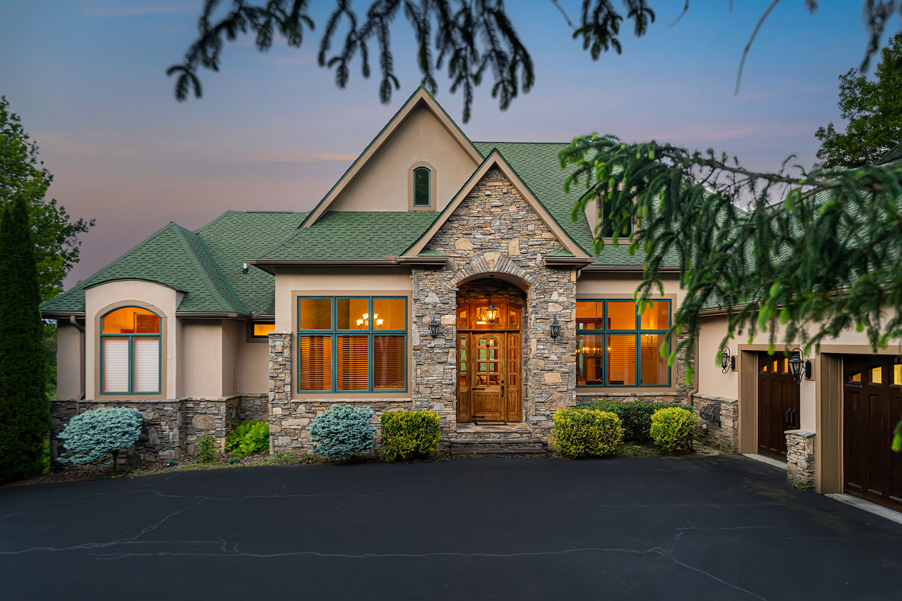 326 Summit Drive