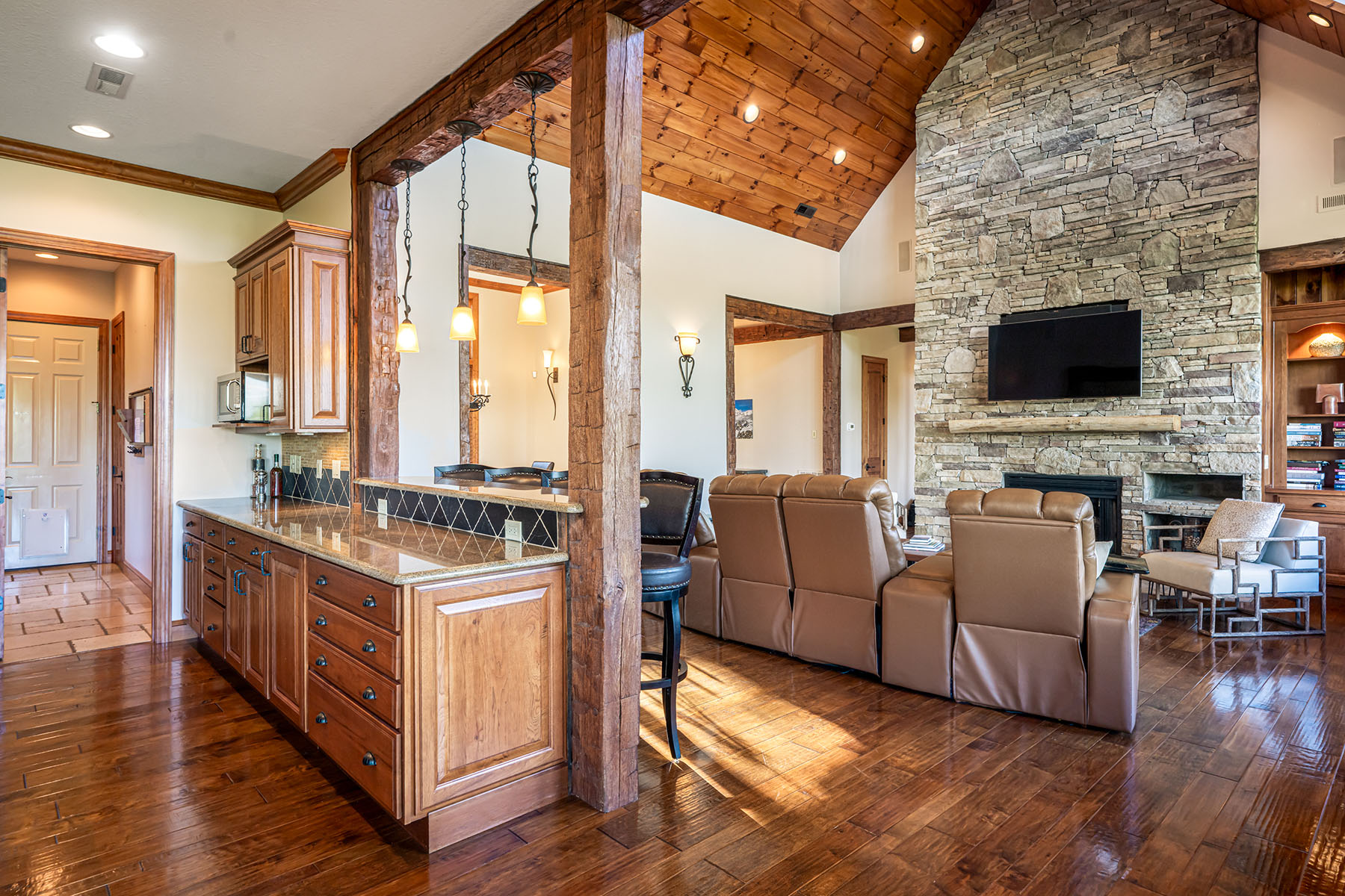 326 Summit Drive
