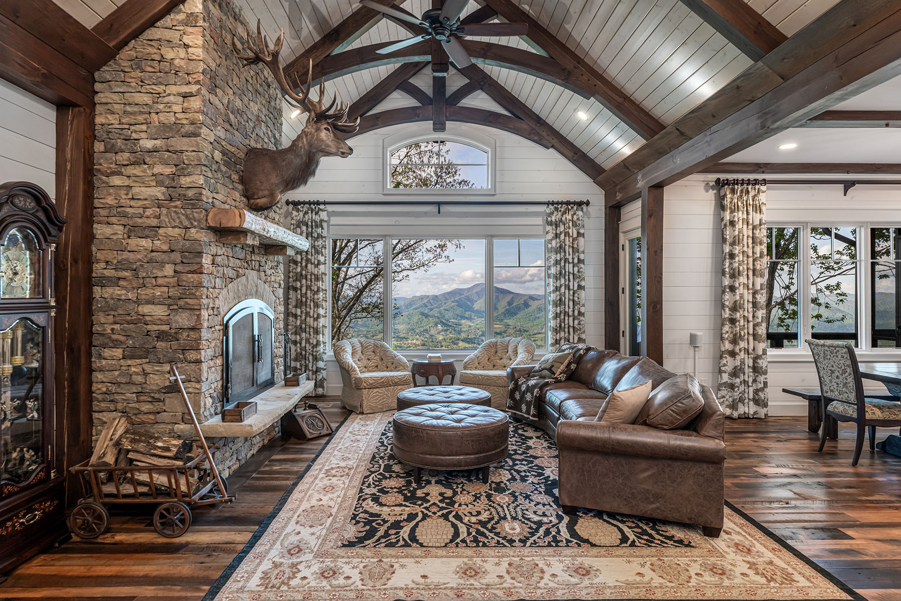 376 Wandering Trail