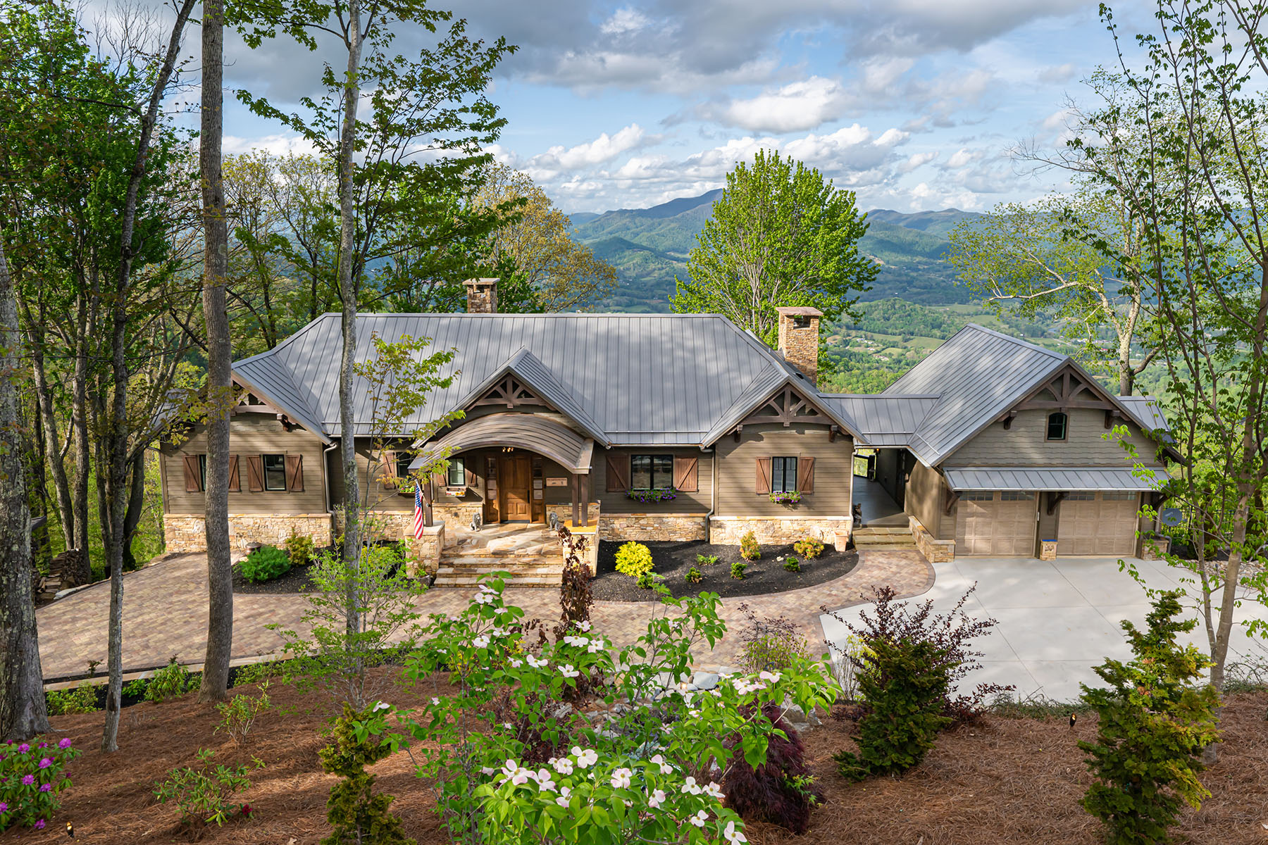 376 Wandering Trail