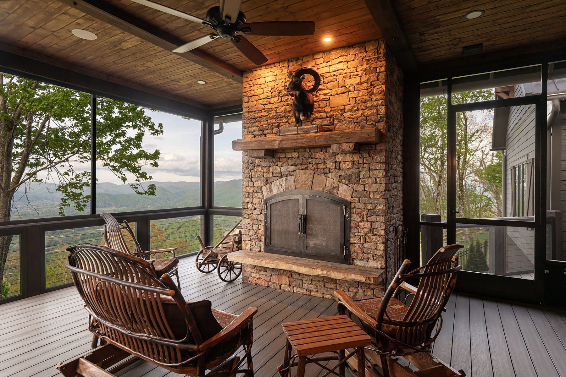 376 Wandering Trail