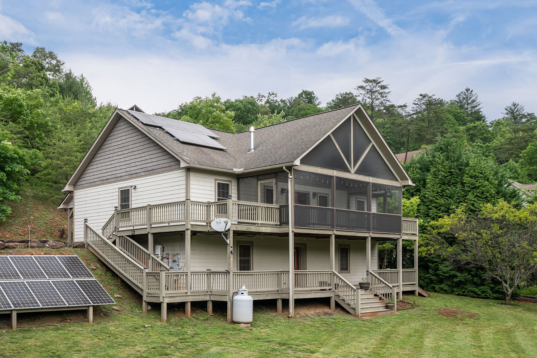 980 S River Road