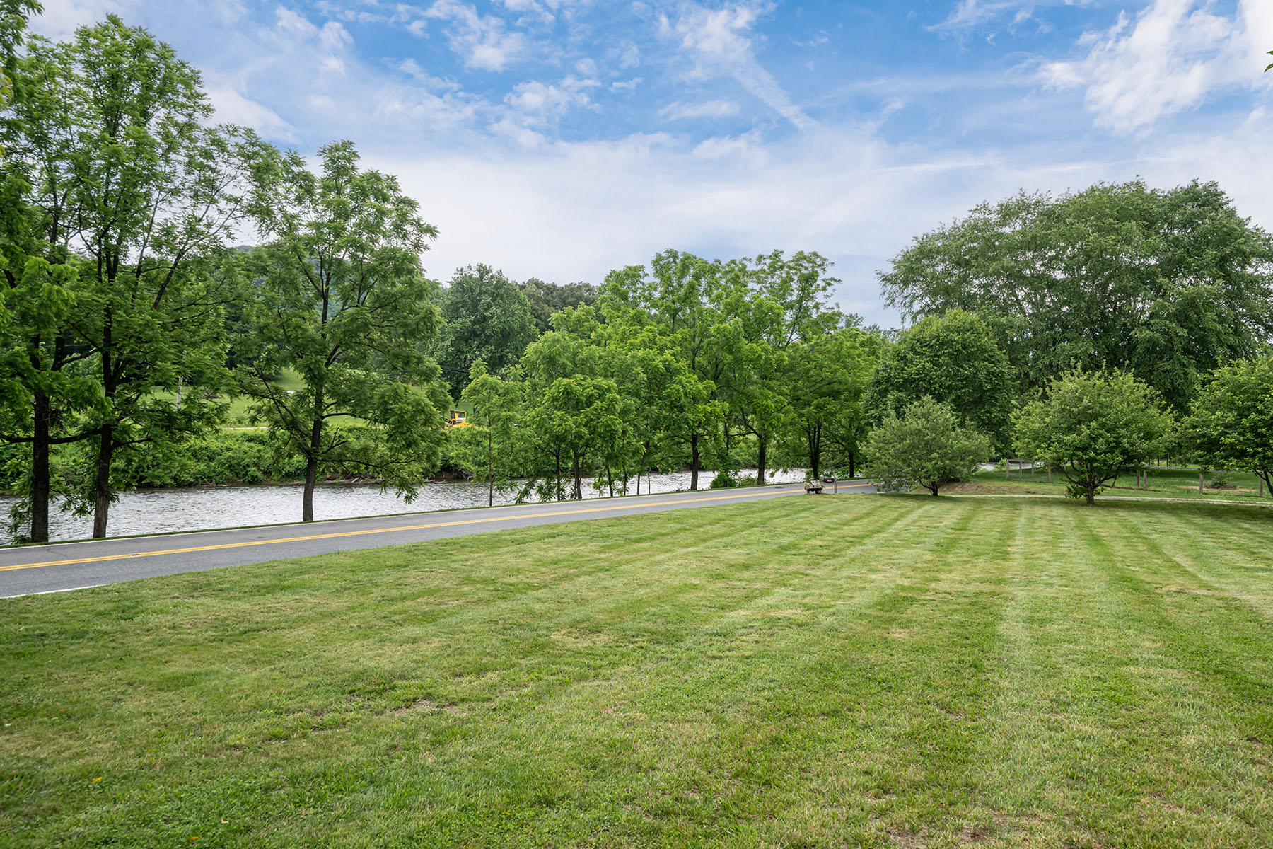 980 S River Road