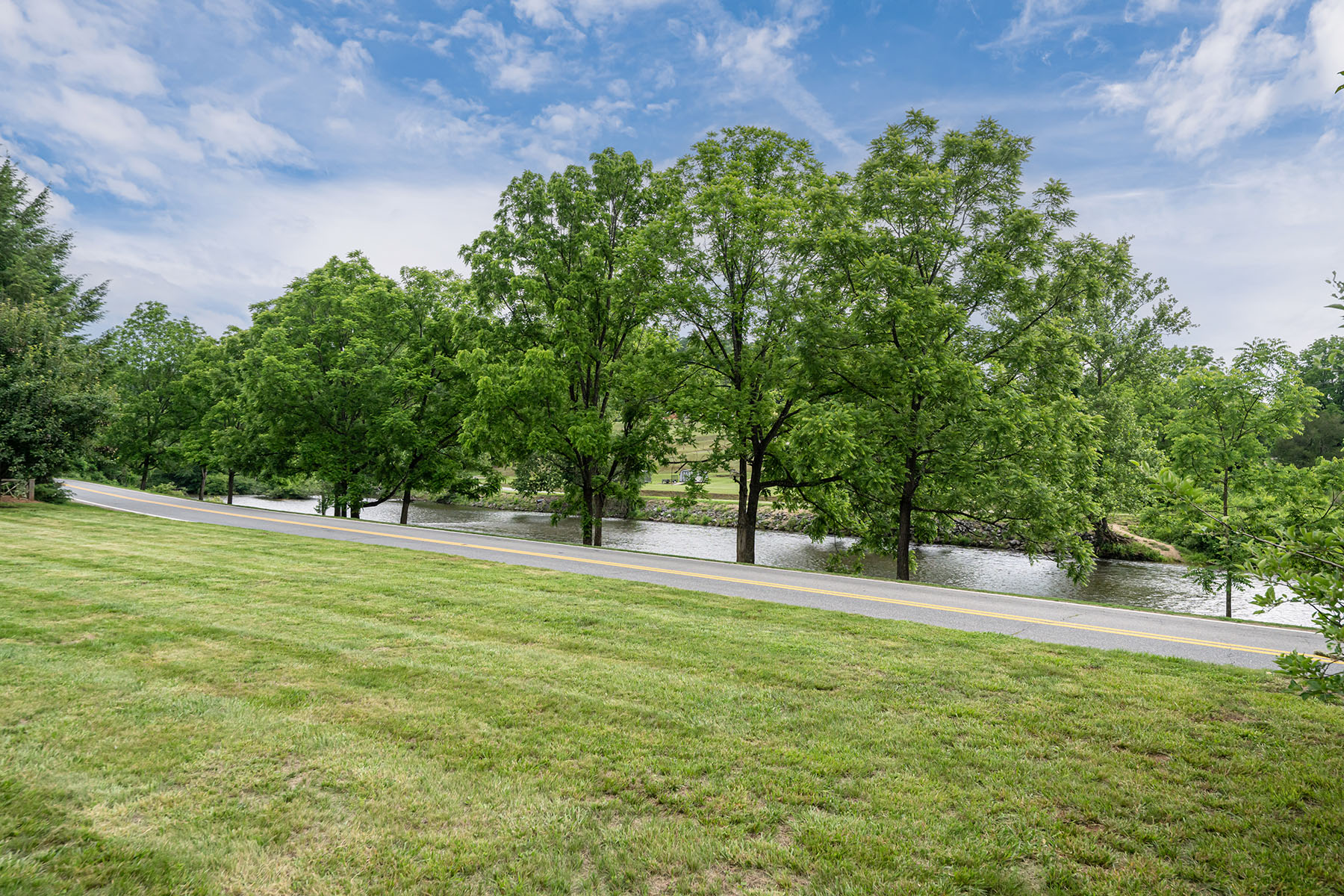 980 S River Road