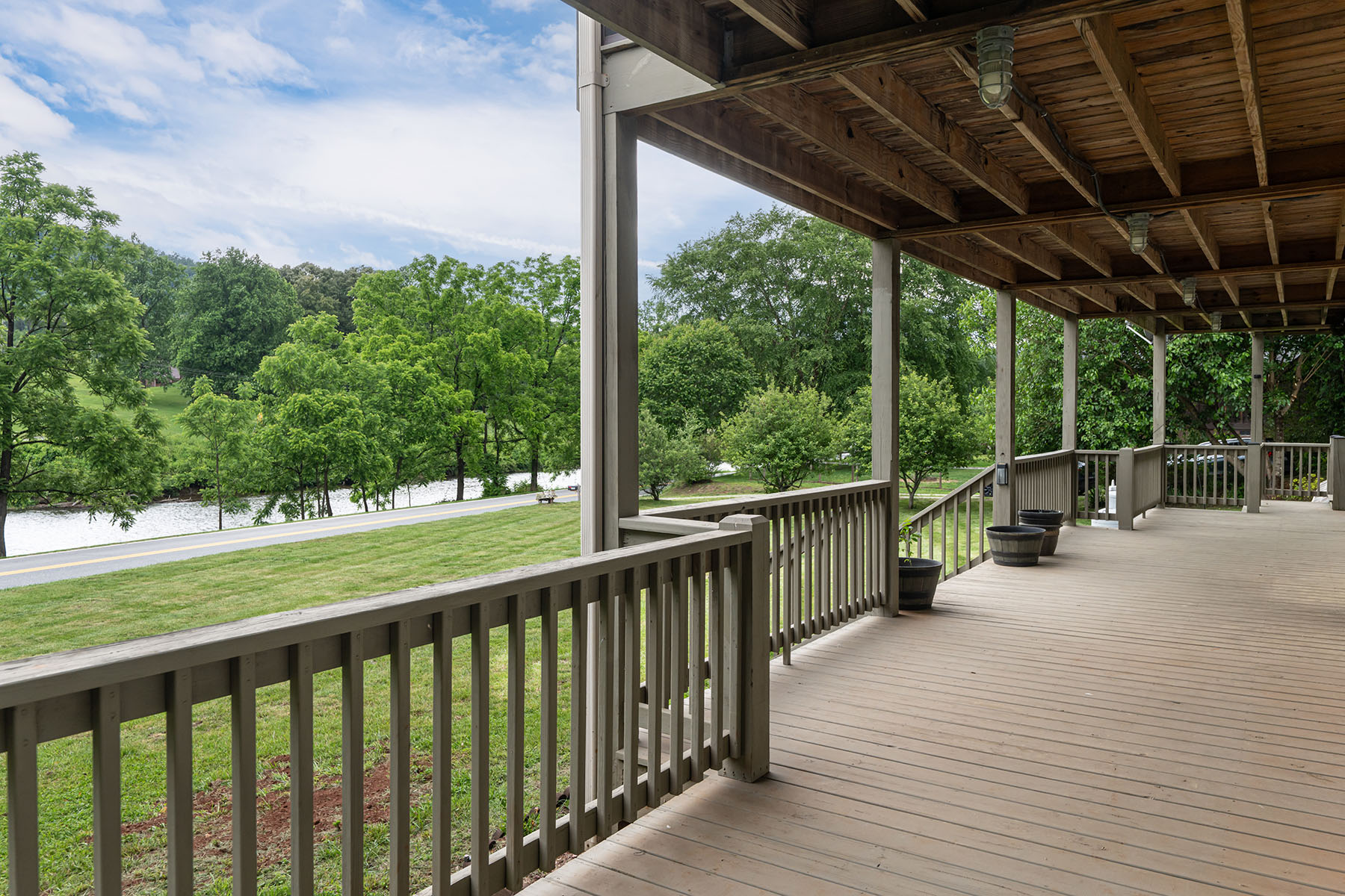 980 S River Road