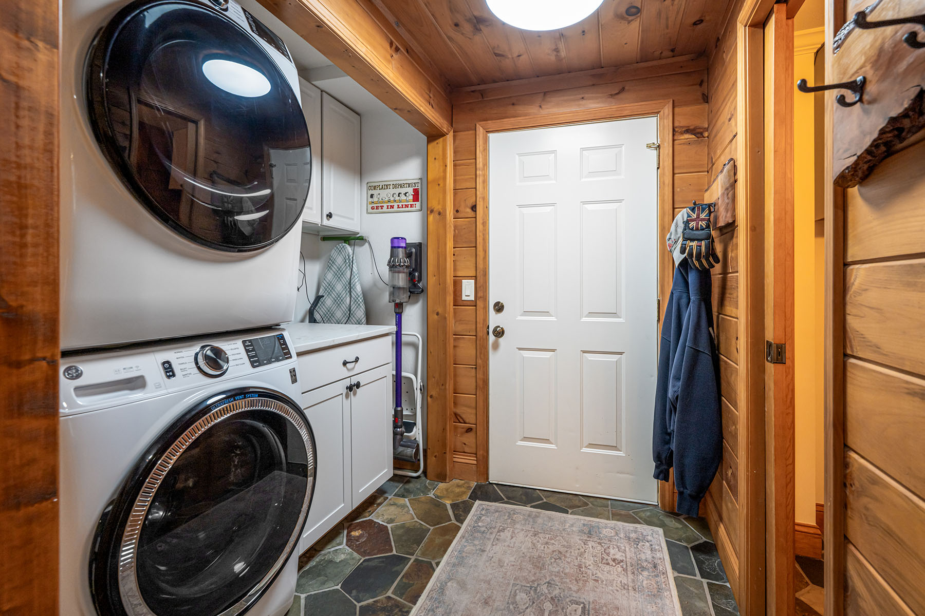 580 Flying Hawk Trail