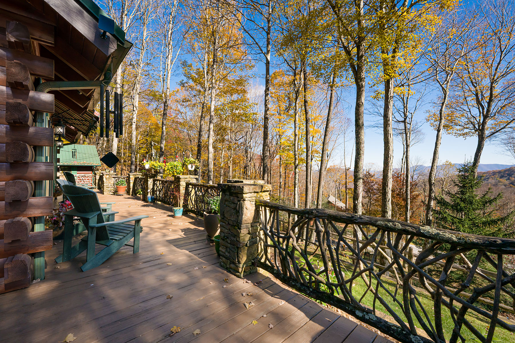580 Flying Hawk Trail