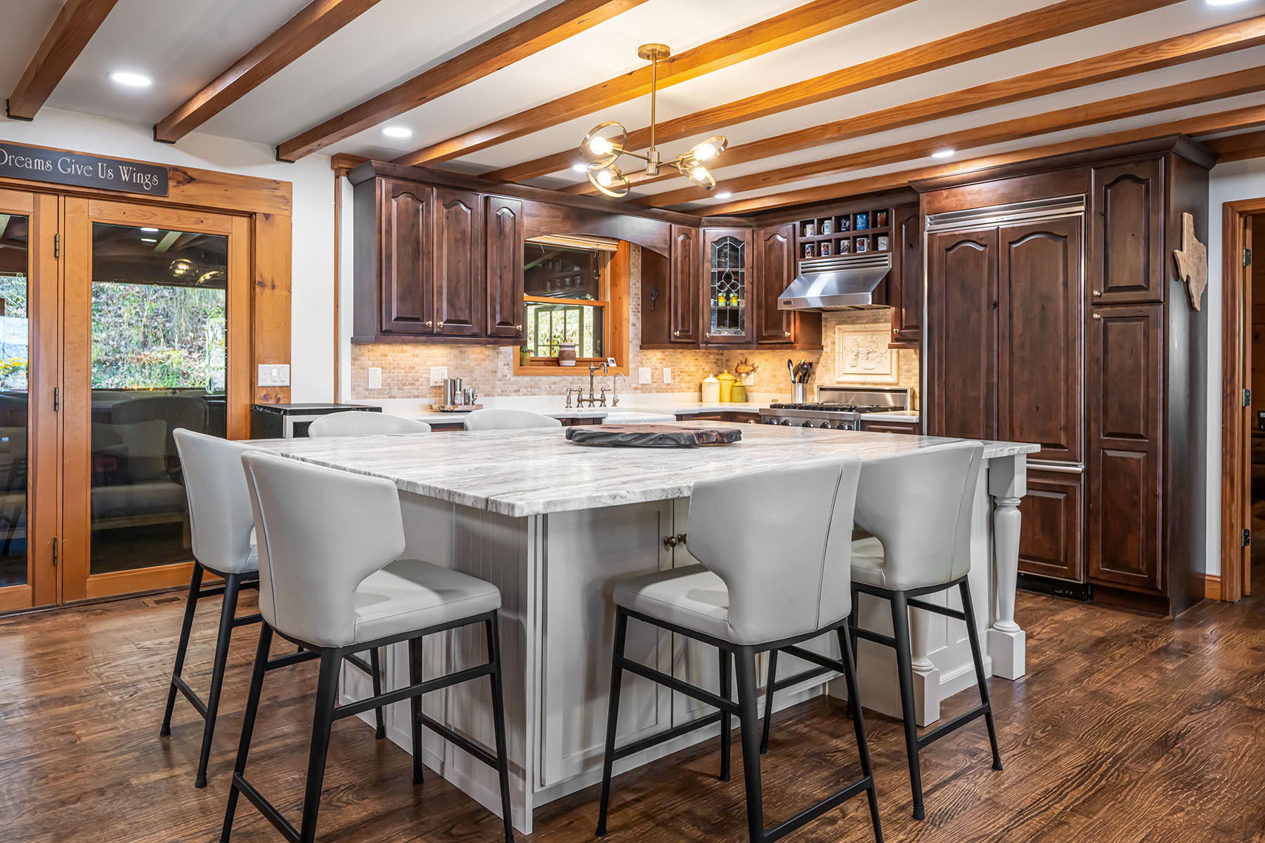 580 Flying Hawk Trail