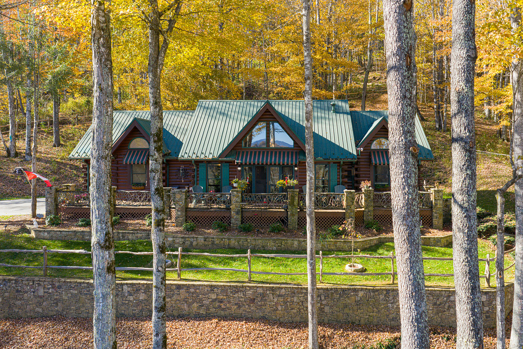 580 Flying Hawk Trail