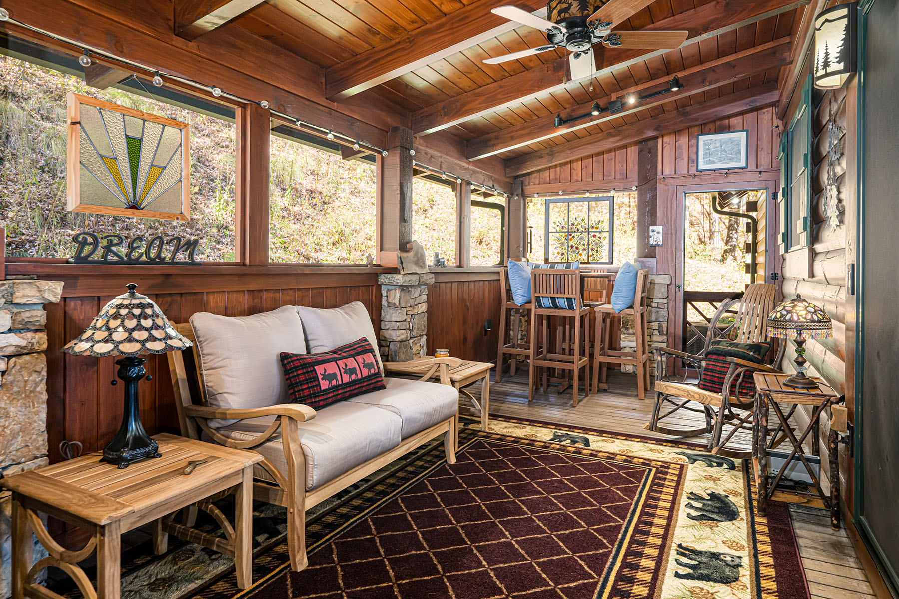 580 Flying Hawk Trail