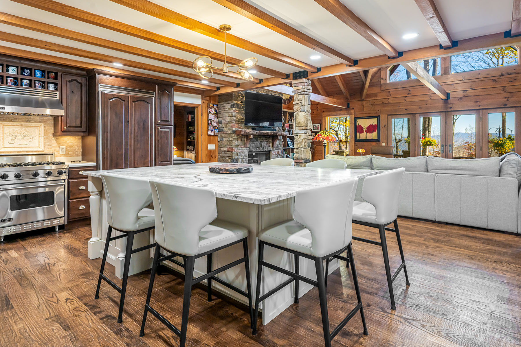 580 Flying Hawk Trail