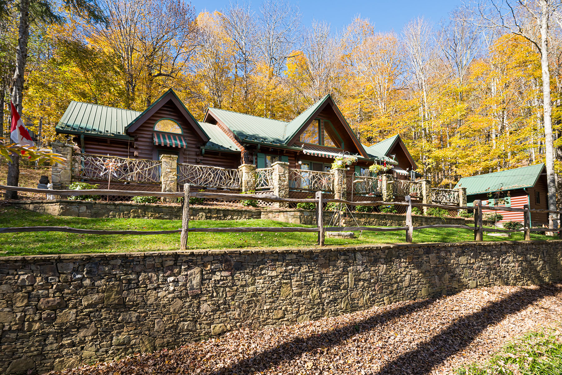 580 Flying Hawk Trail