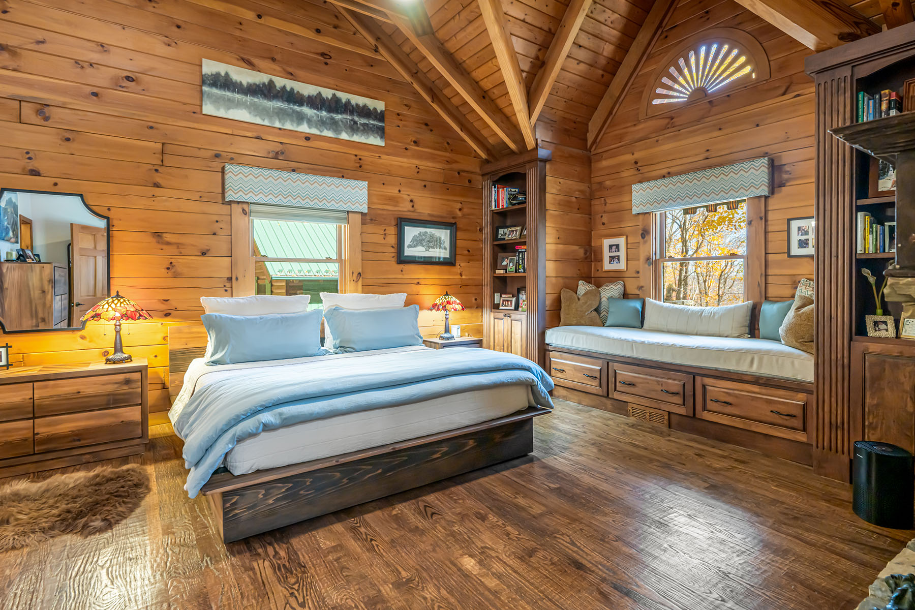 580 Flying Hawk Trail