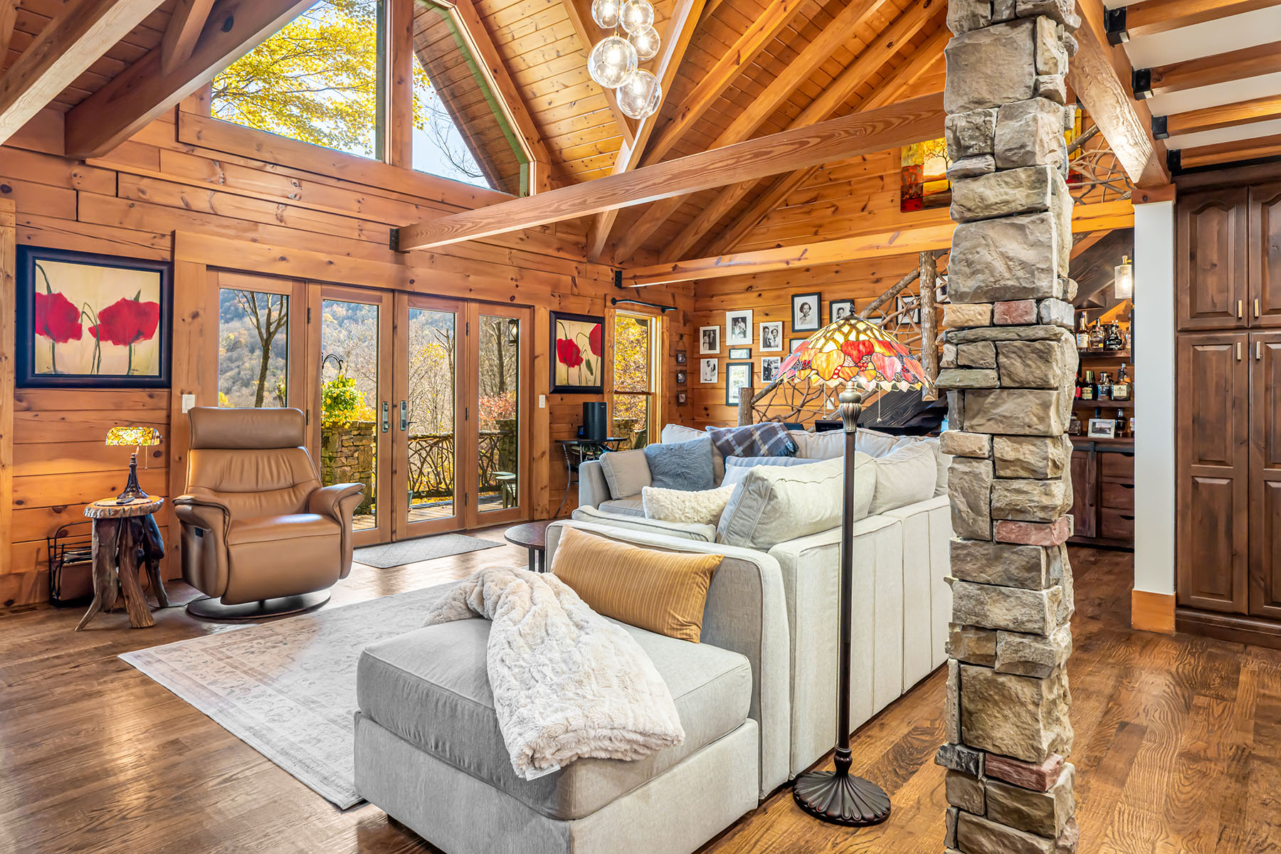 580 Flying Hawk Trail