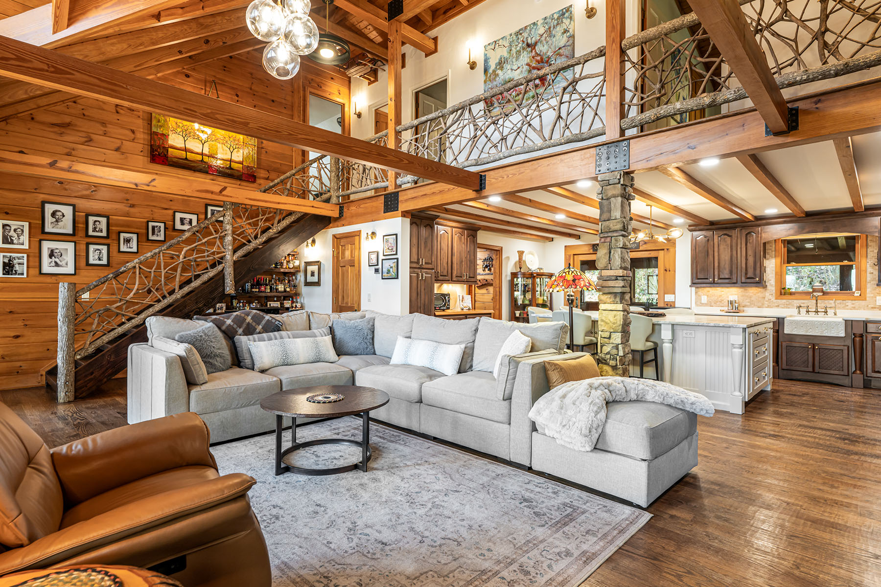 580 Flying Hawk Trail
