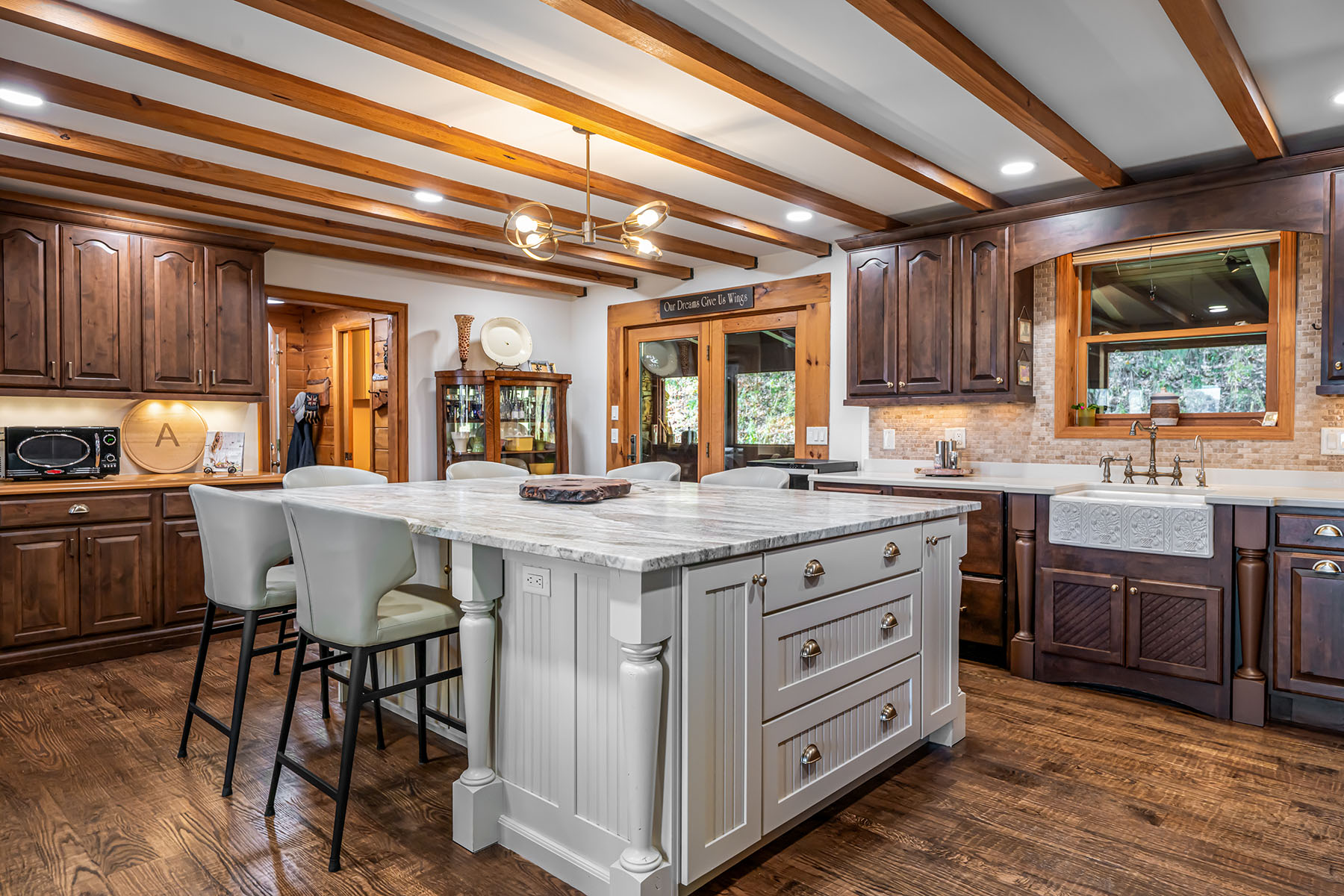 580 Flying Hawk Trail