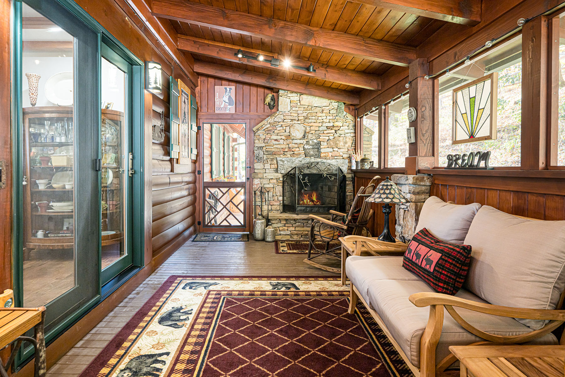 580 Flying Hawk Trail