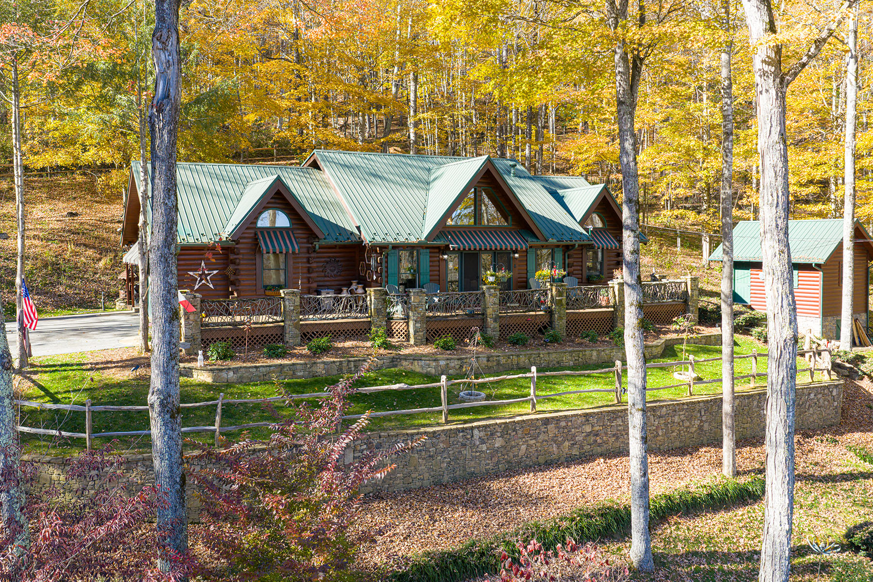 580 Flying Hawk Trail