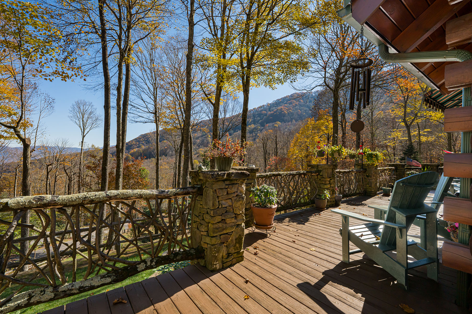 580 Flying Hawk Trail