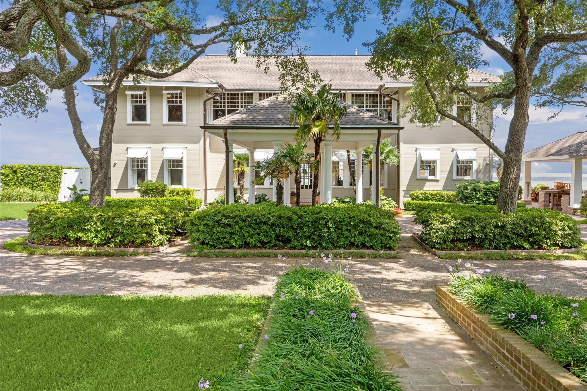 102 S R Street