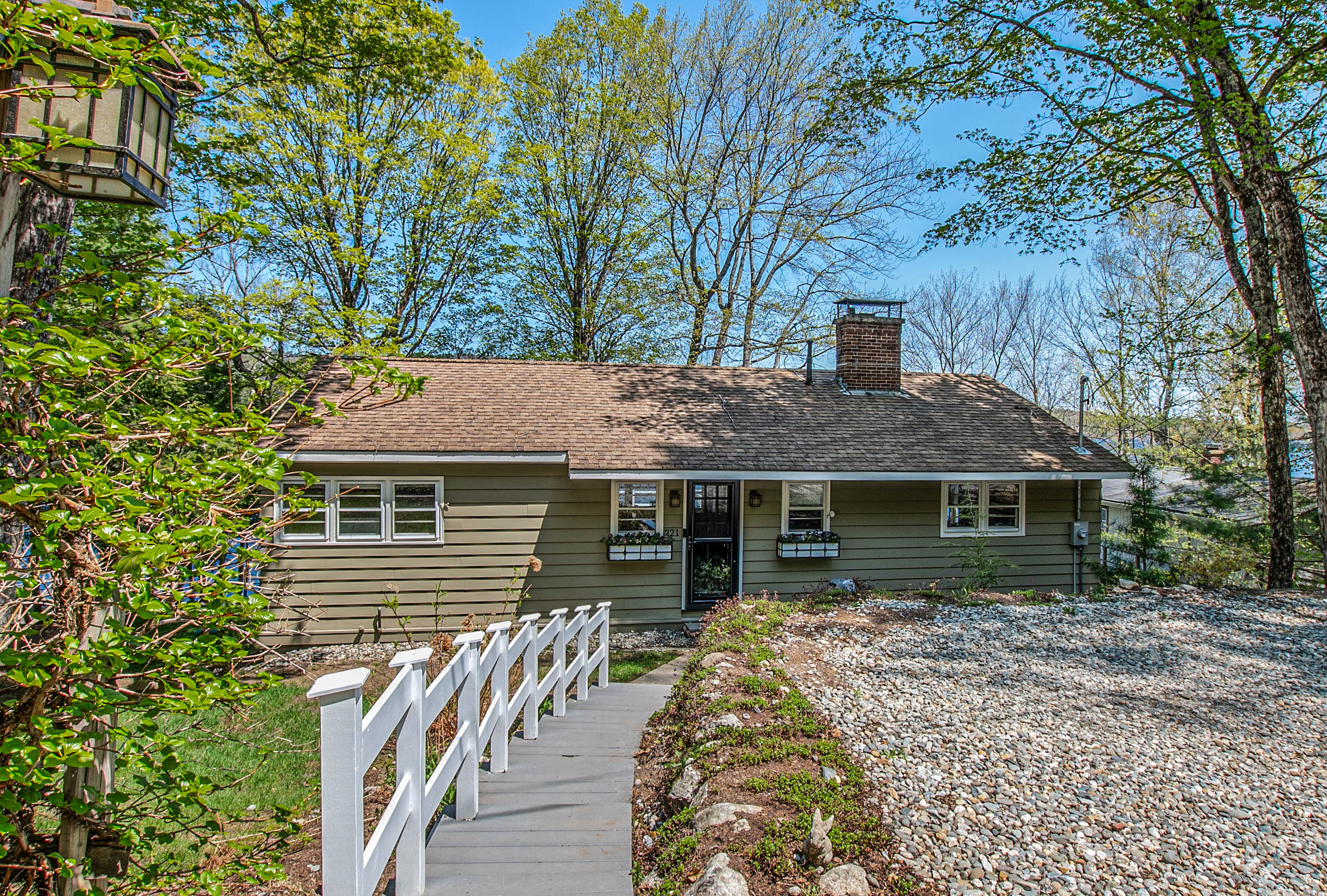 221 Lamson Lane