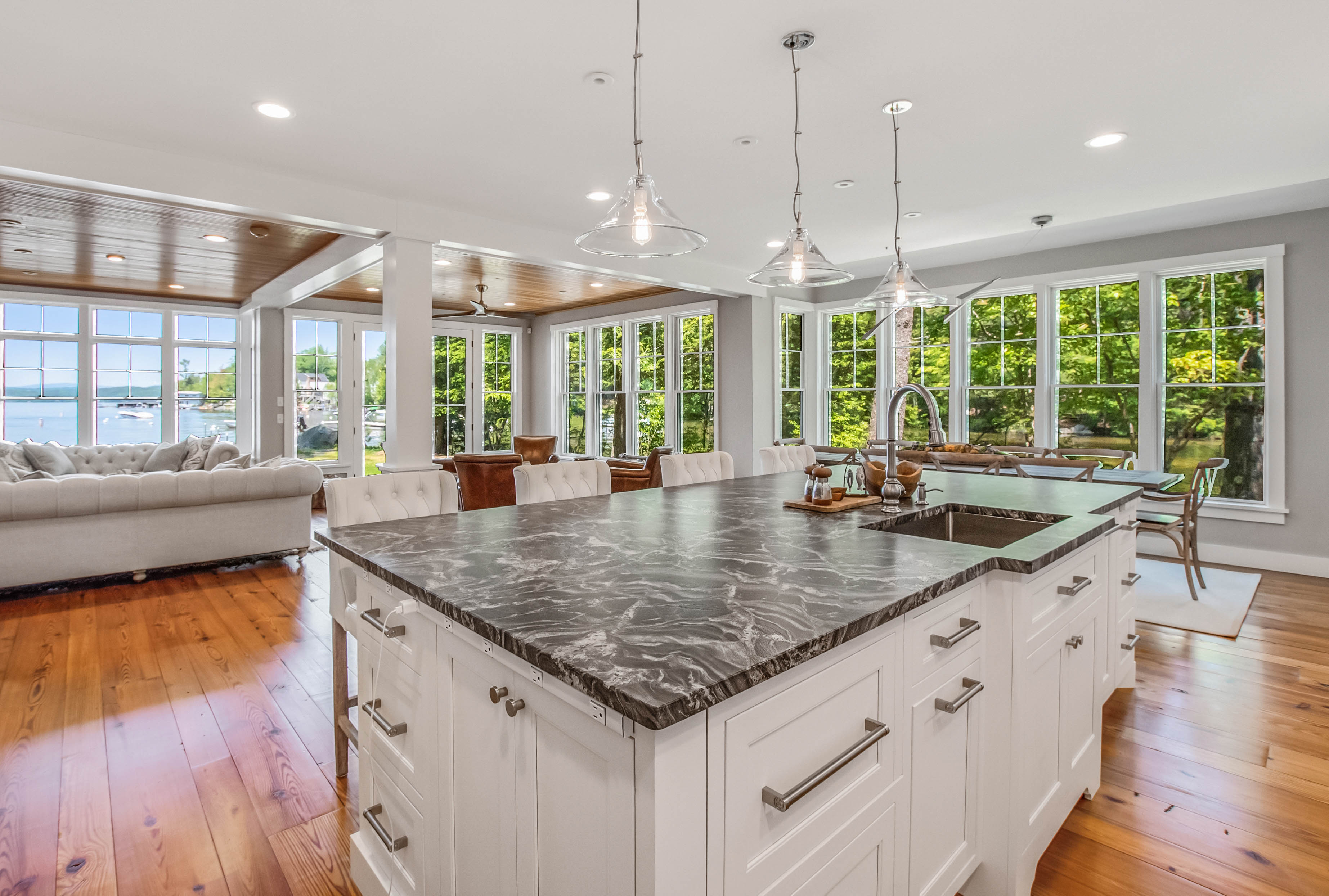 368 Bowles Road