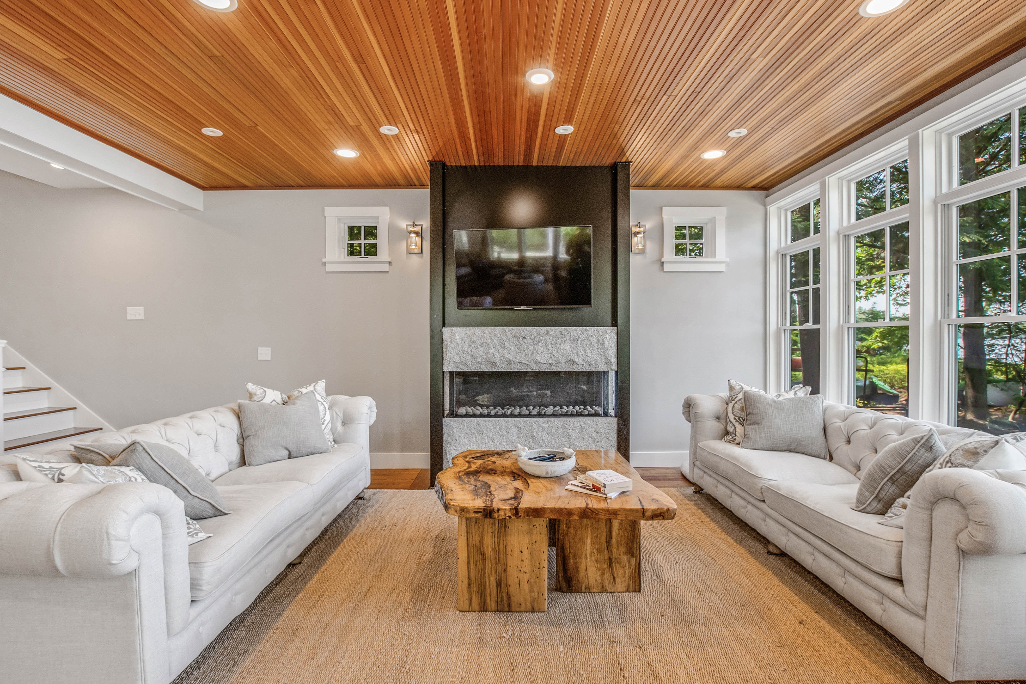 368 Bowles Road