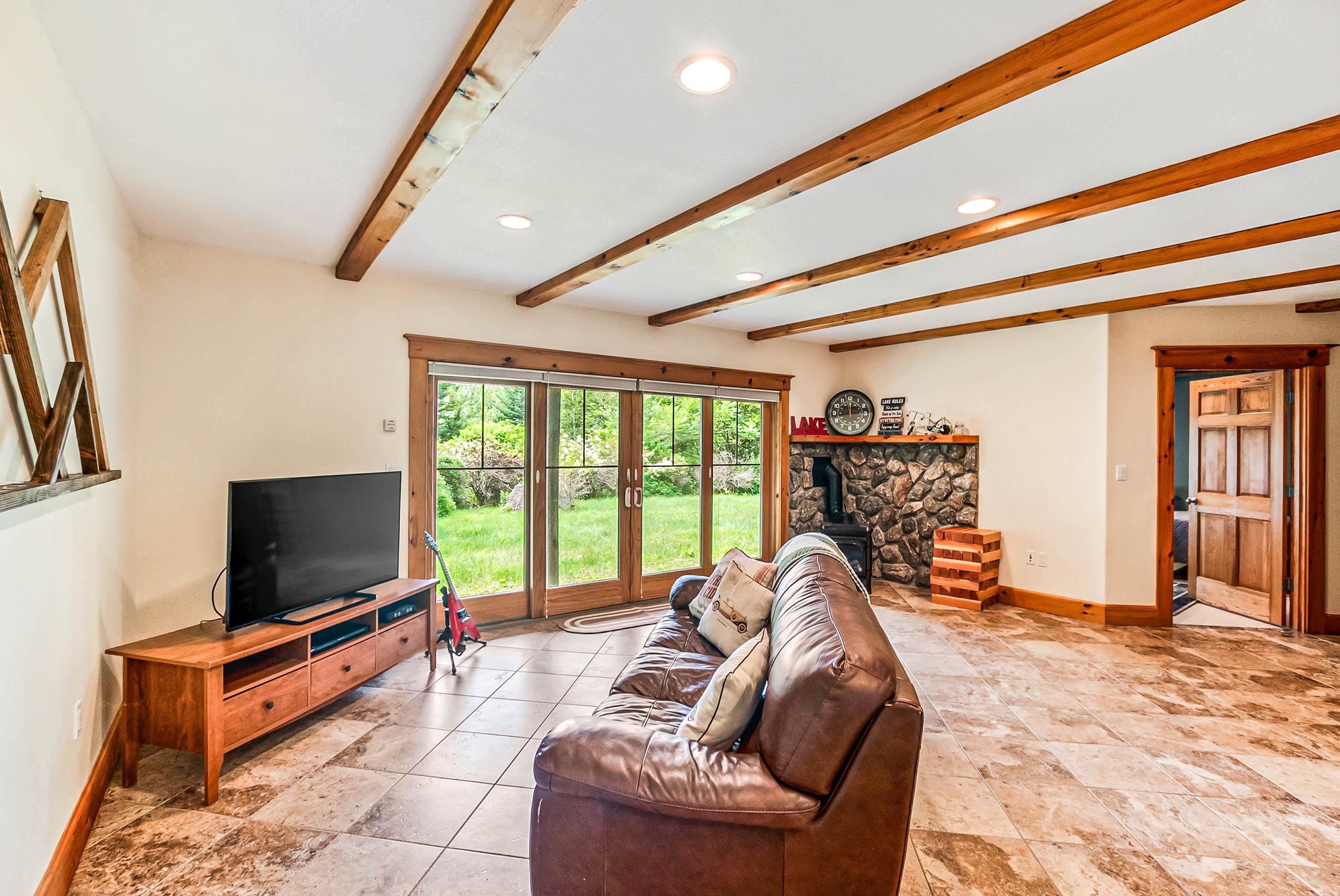 4 Fox Hollow Road