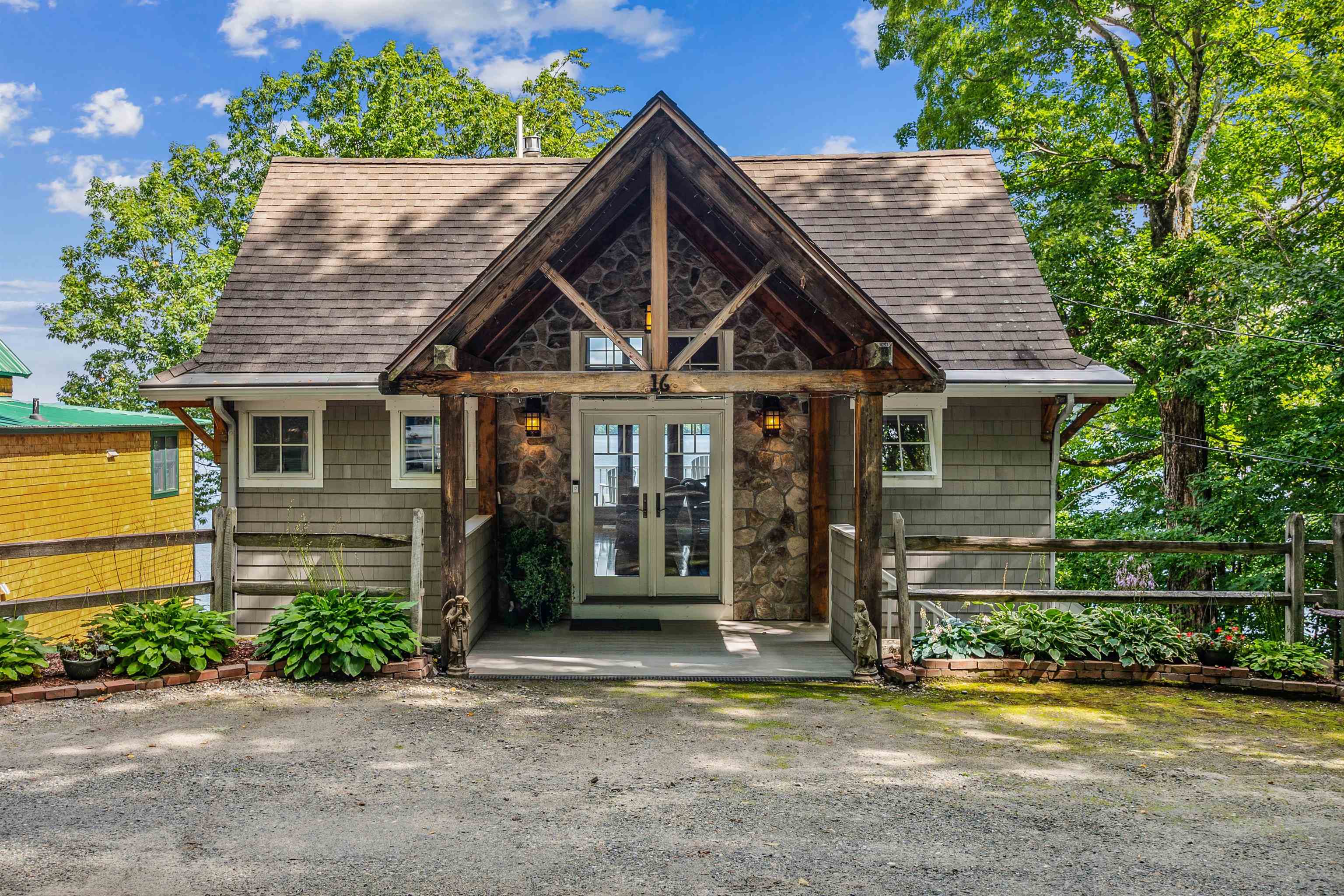 16 Edgemont Landing