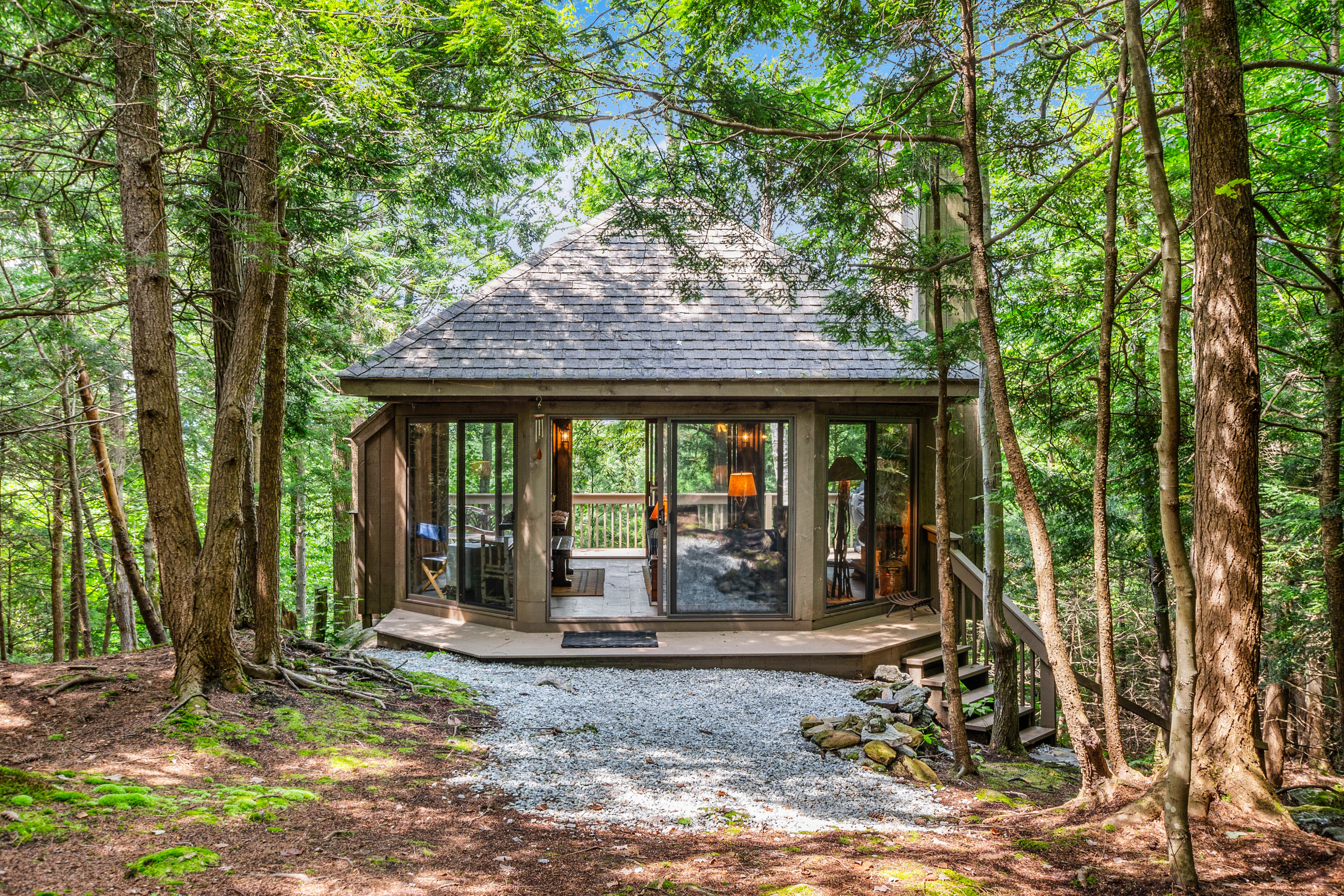 216 Woodland Trace