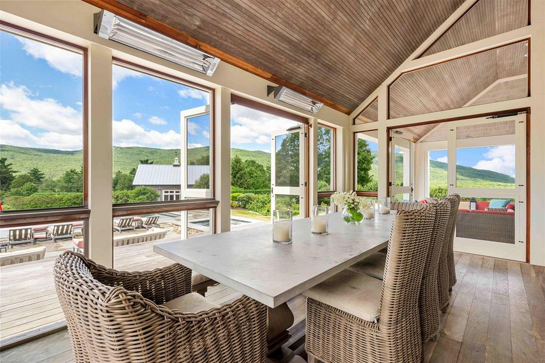 306 Mountain Road