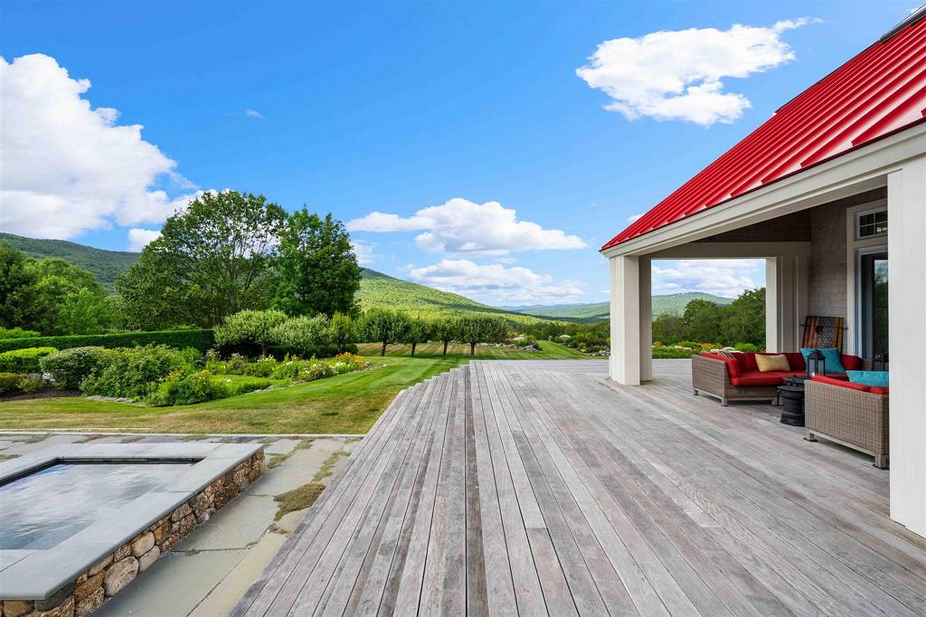 306 Mountain Road