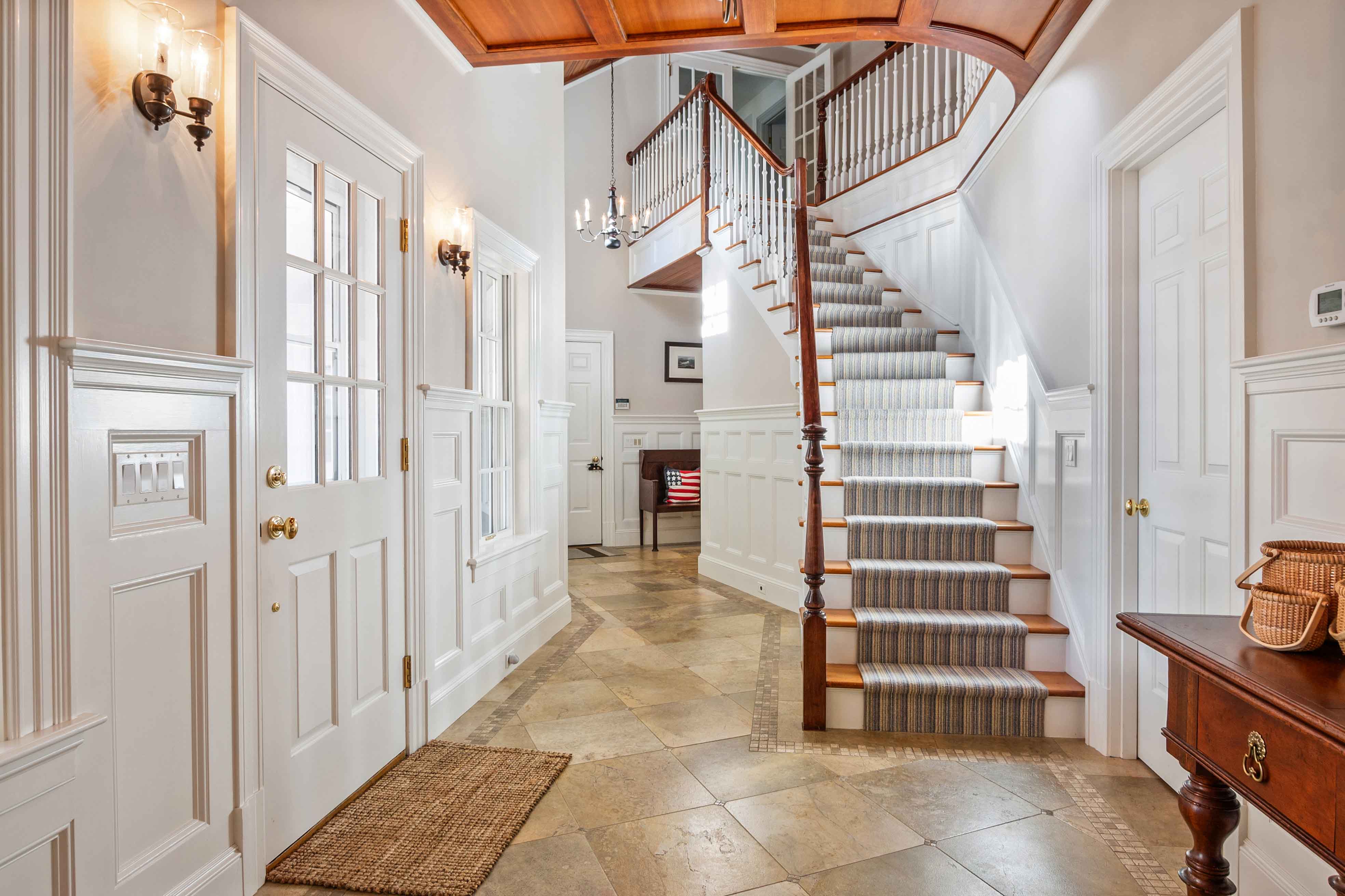 373 Lakeshore Drive