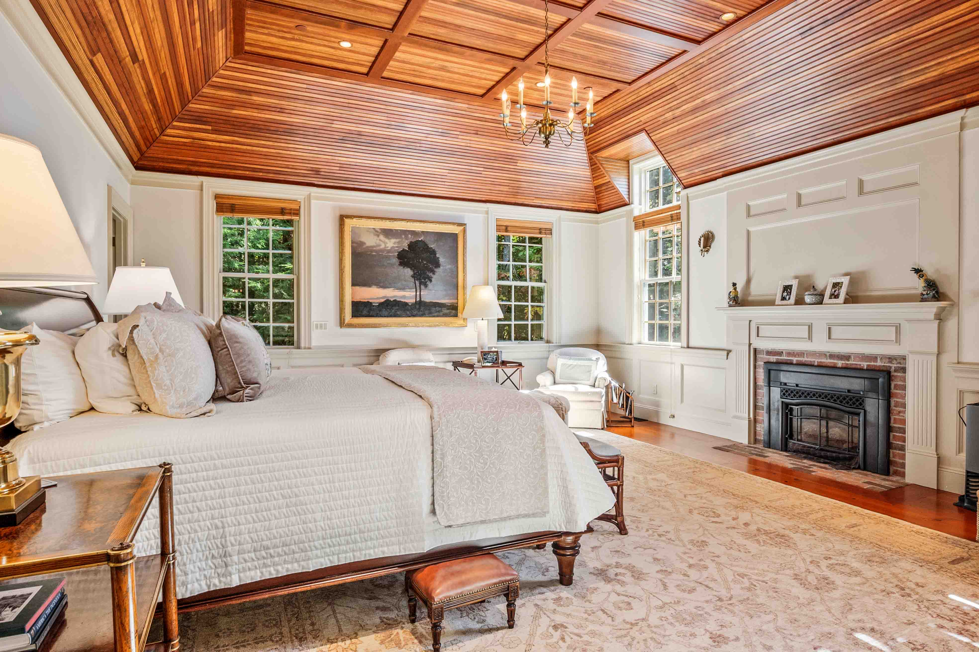 373 Lakeshore Drive