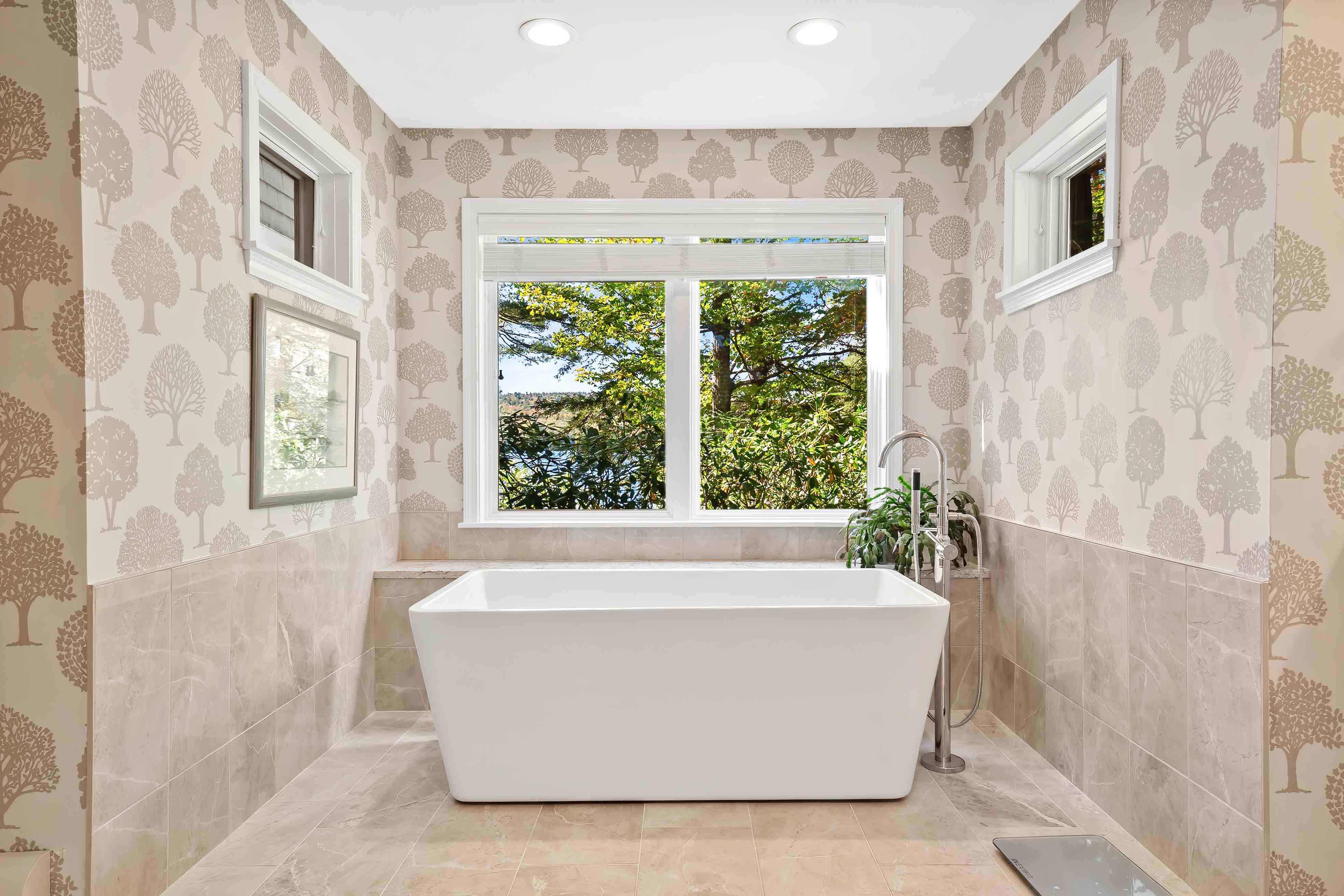 986 Lakeshore Drive