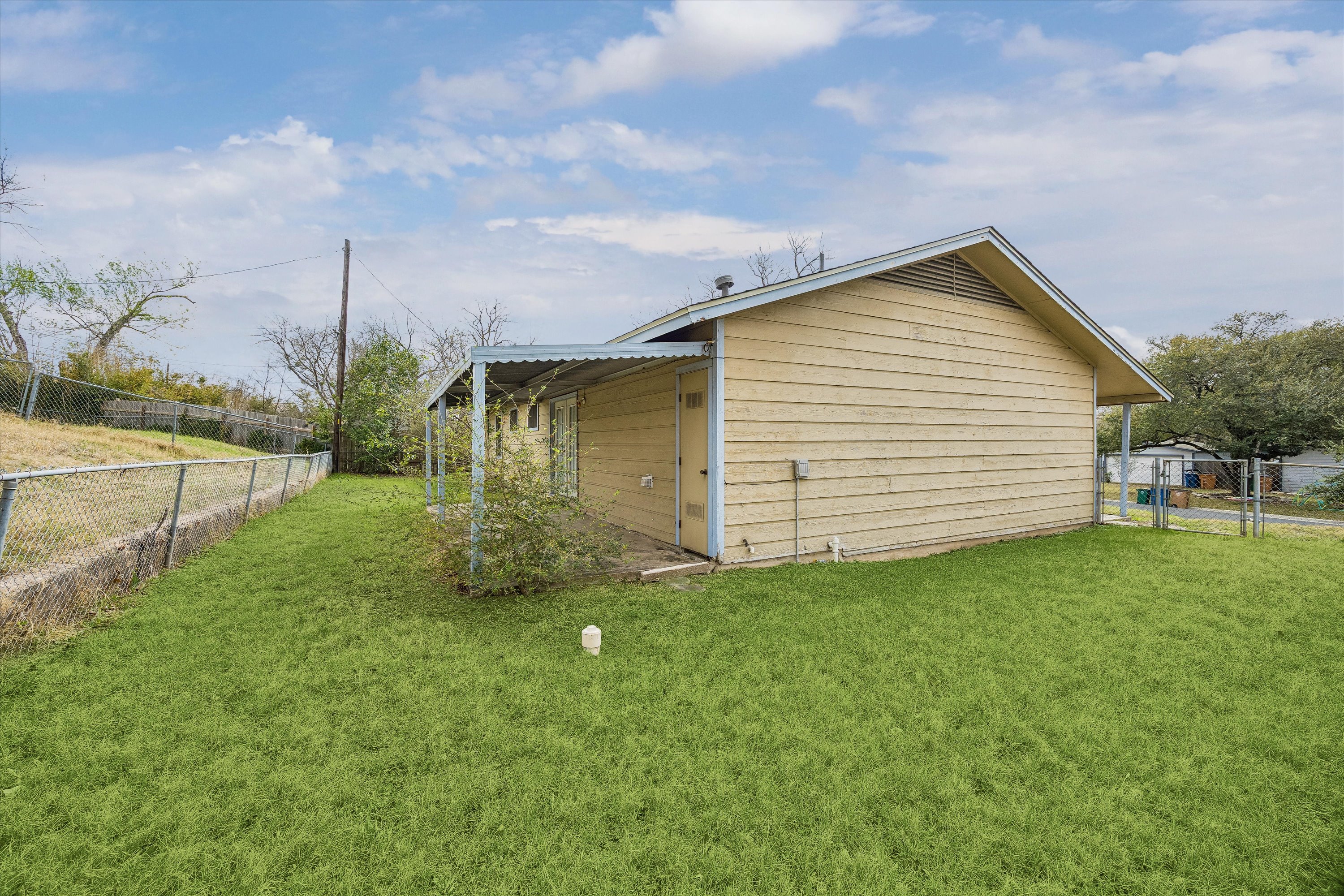 6811 Wake Forest Lane 