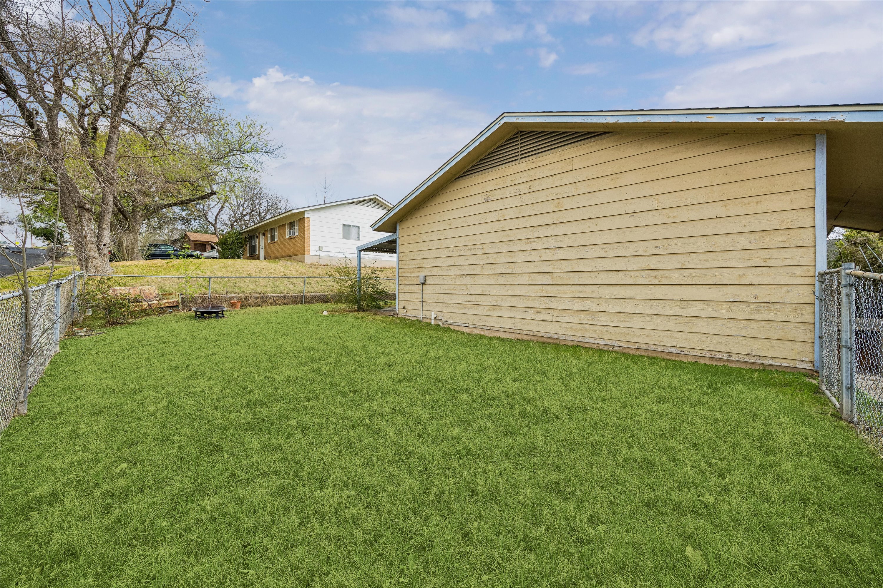 6811 Wake Forest Lane 