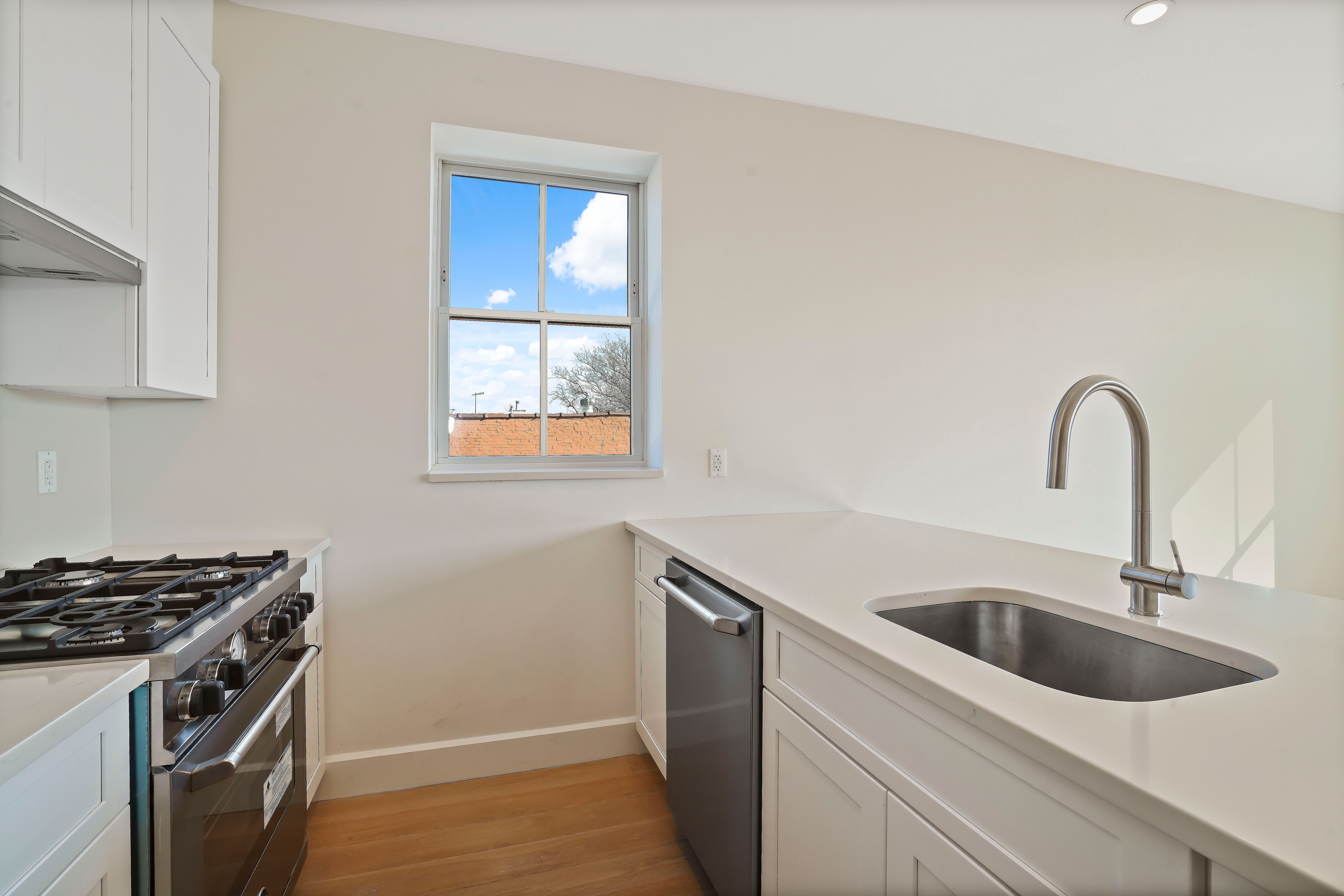 182 Minna Street , 3A