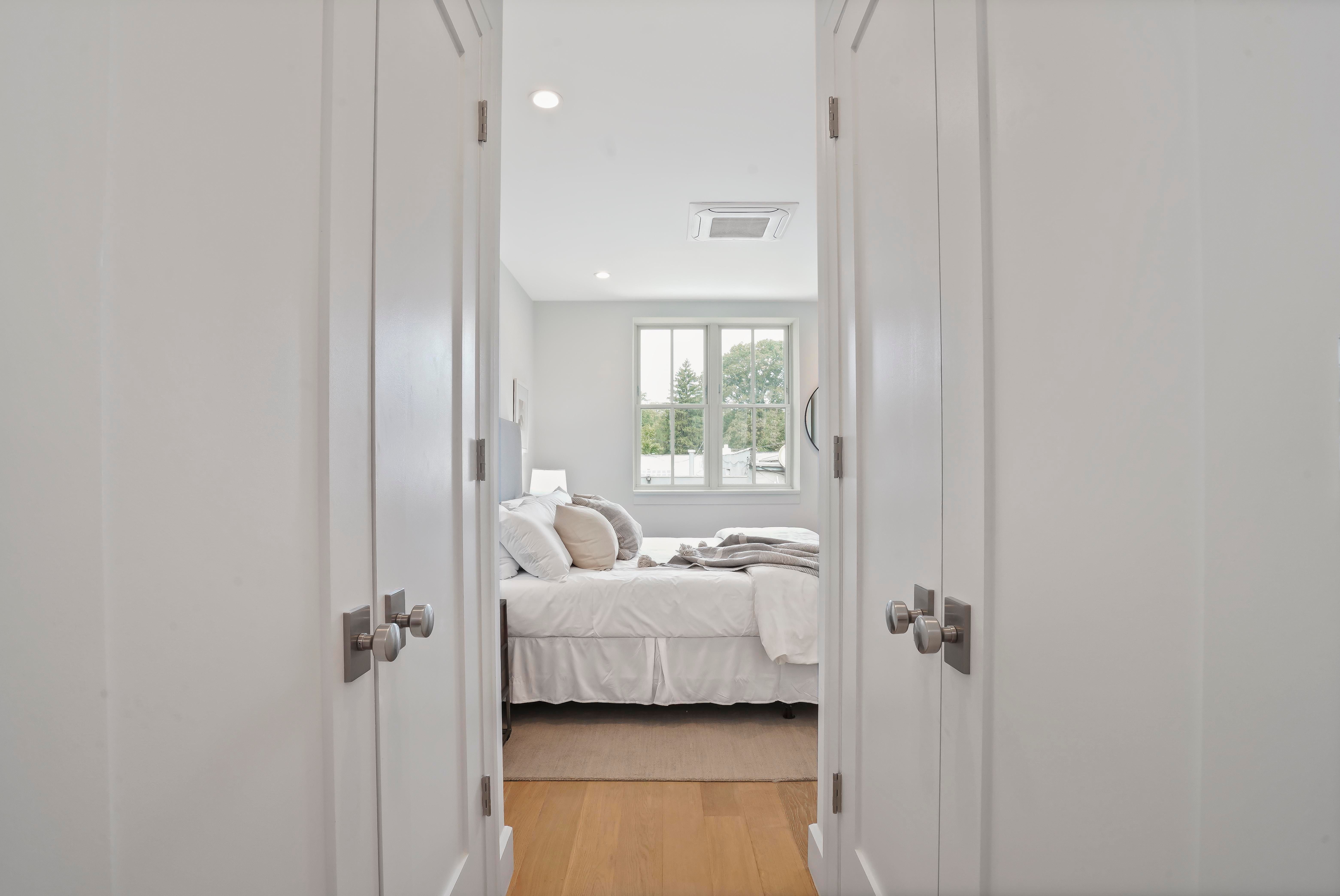 182 Minna Street , 2B