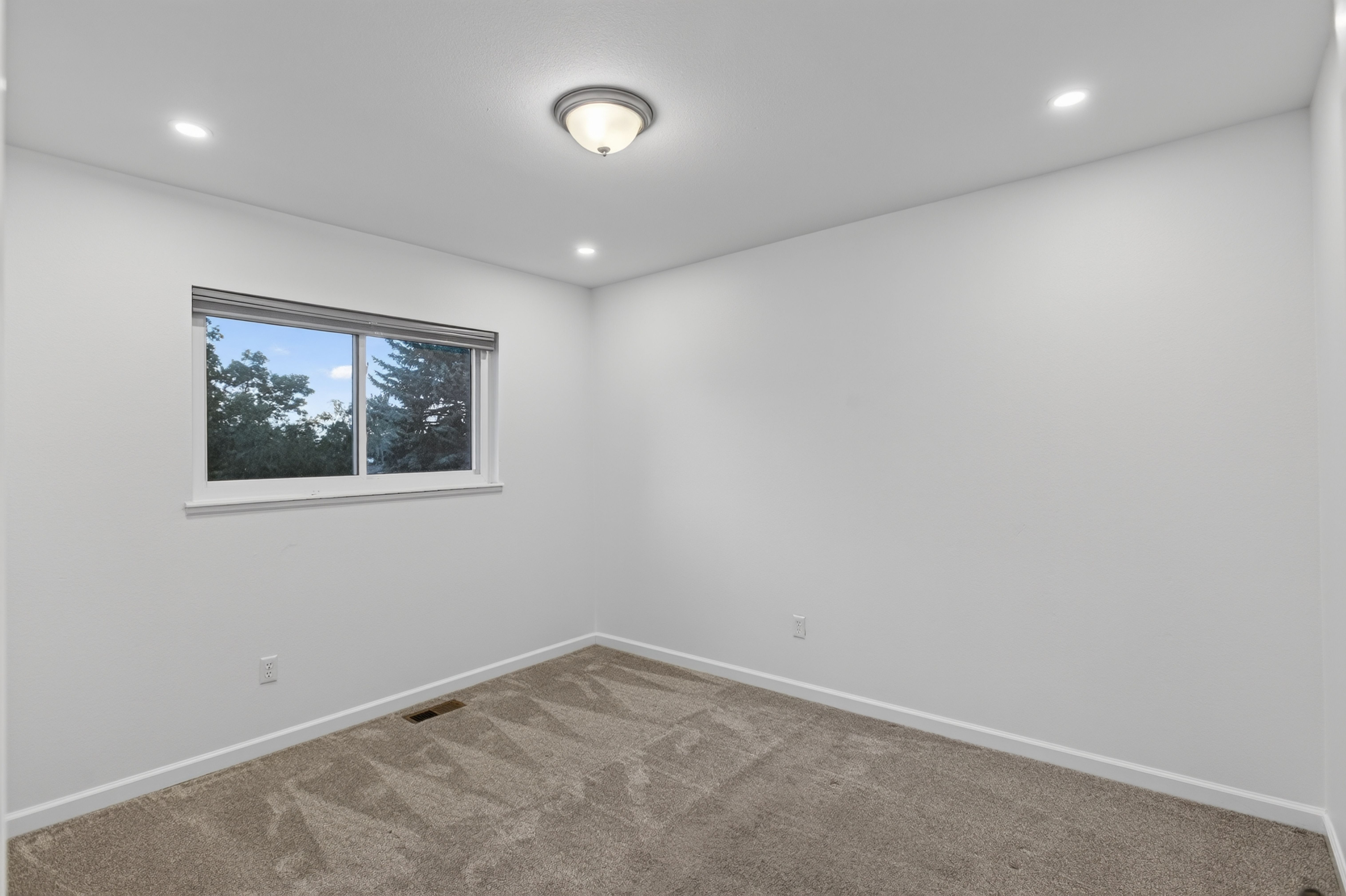 10562 E Maplewood Drive 