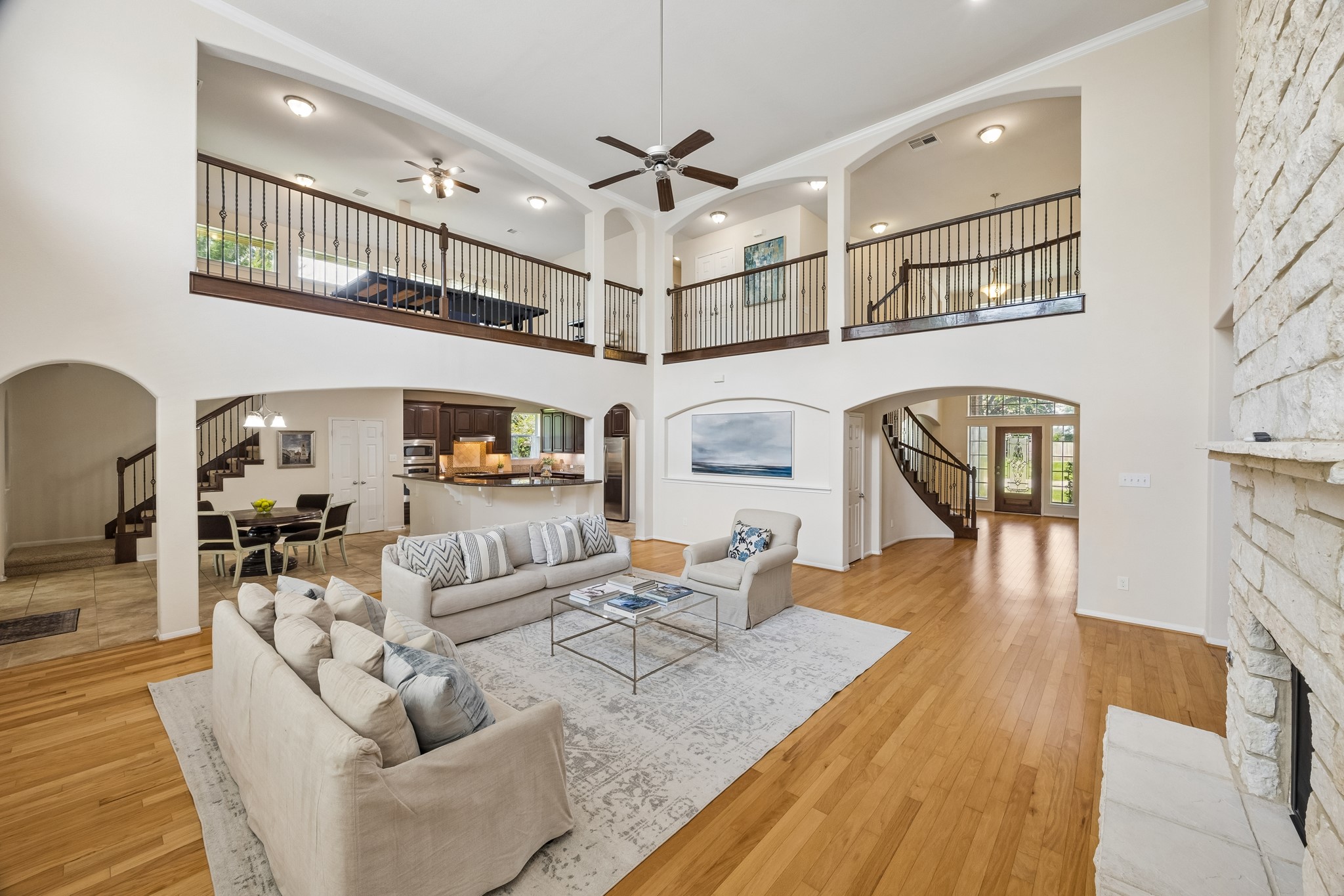 2400 Lakeway Drive