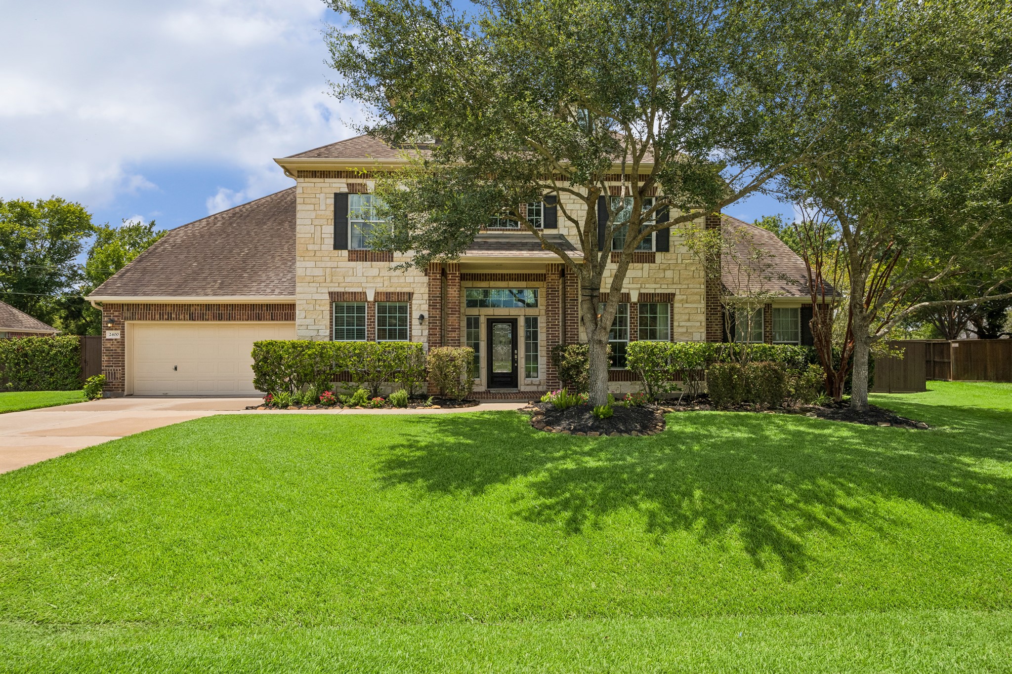 2400 Lakeway Drive