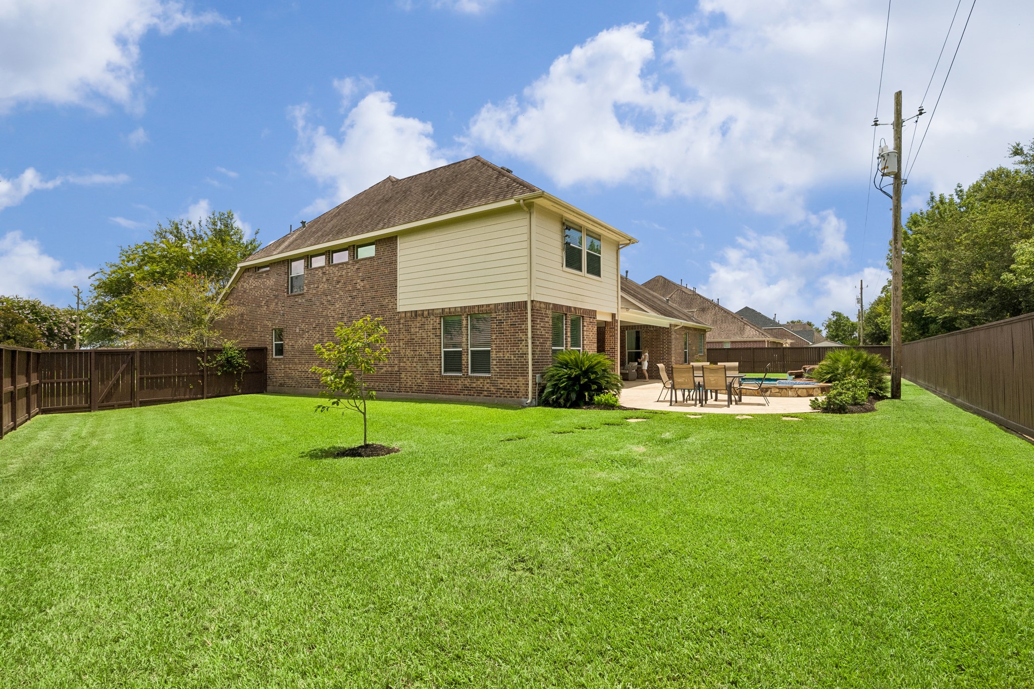 2400 Lakeway Drive