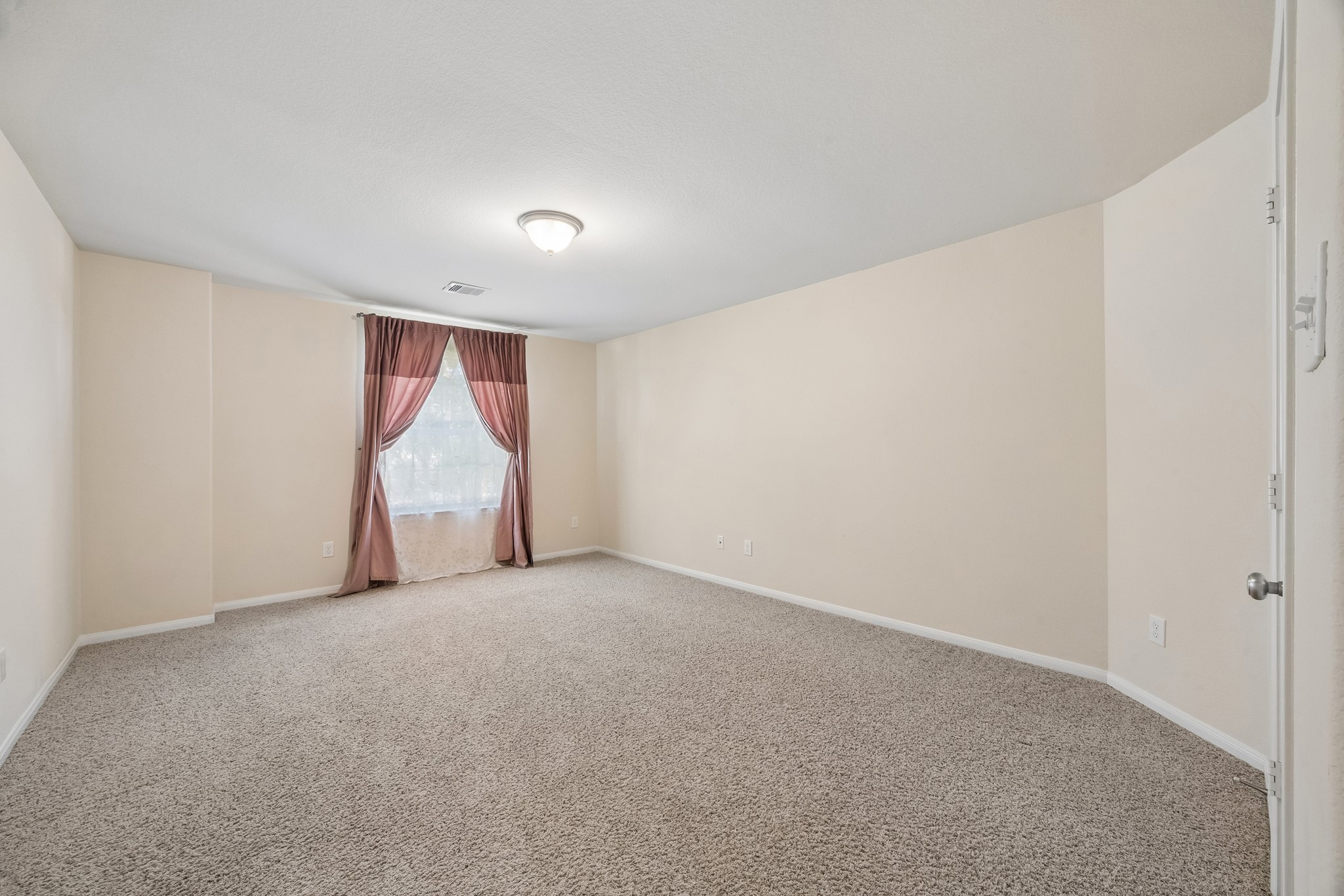 2400 Lakeway Drive